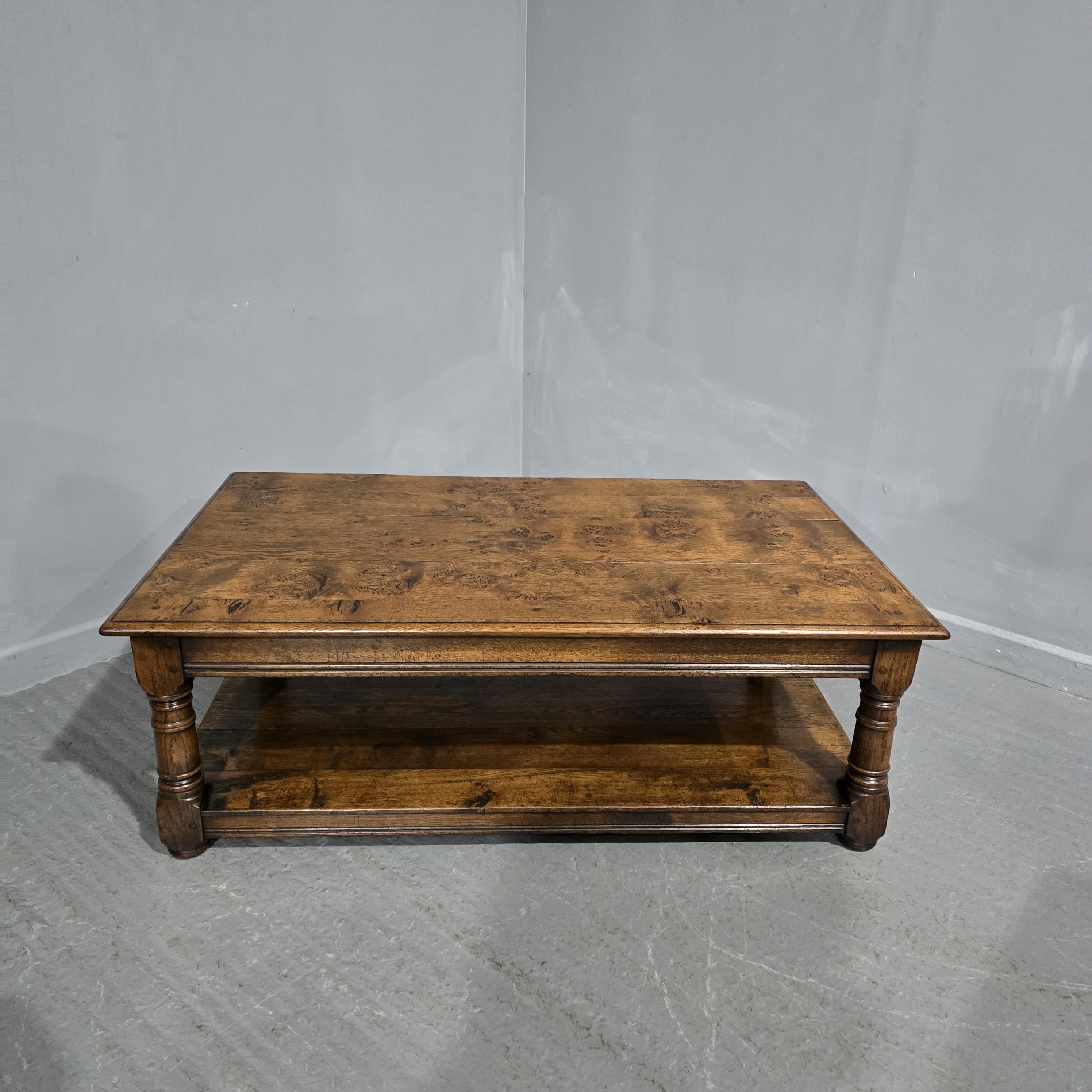 A stunning burr oak three plank coffee table with plank undertier, in excellent overall condition.

18