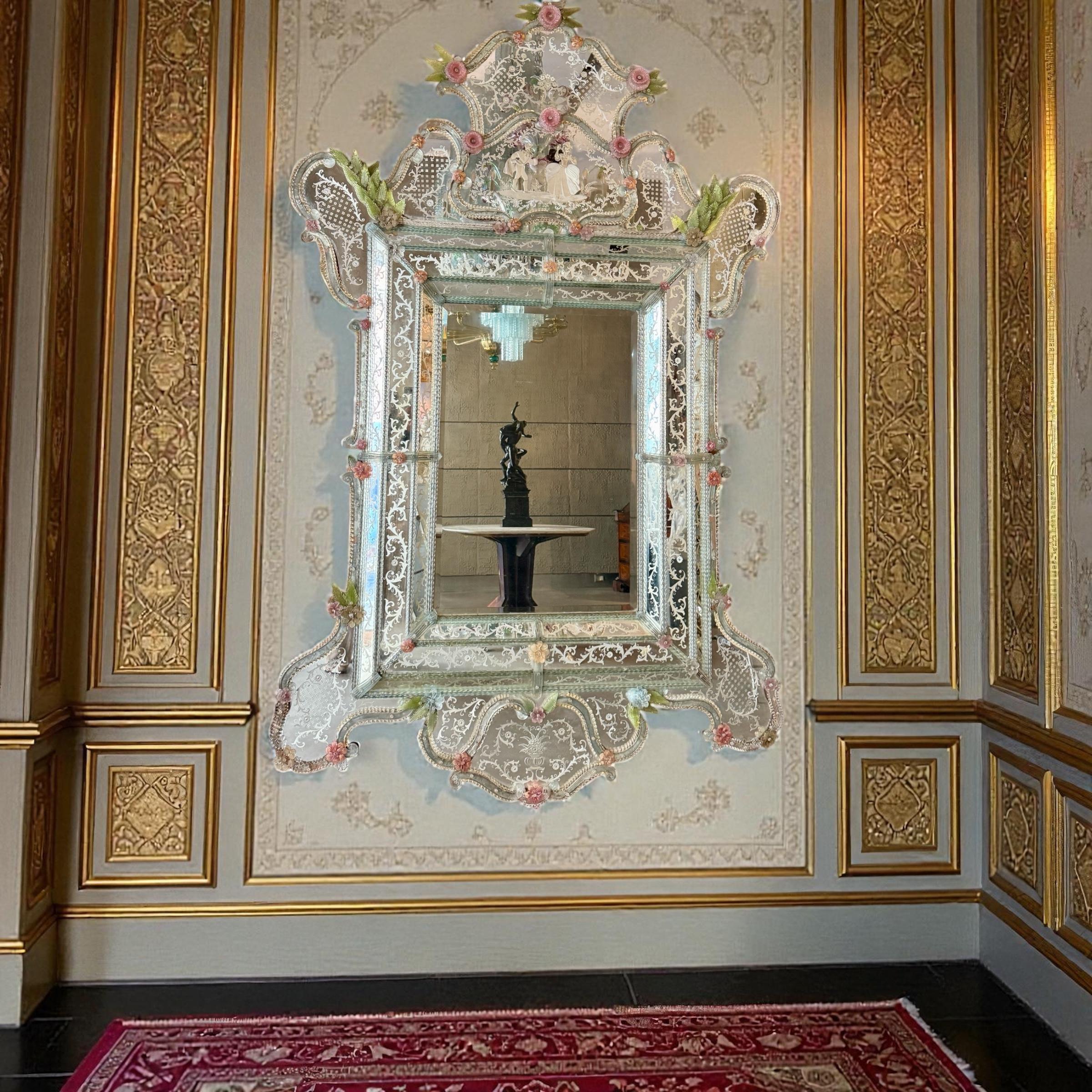 Gran veneciana excepcional  Espejo de cristal de Murano Italiano en venta
