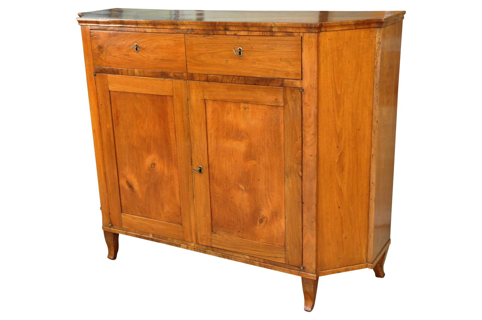Outstanding Late 18th-Early 19th Century Italian Credenza In Good Condition In Atlanta, GA