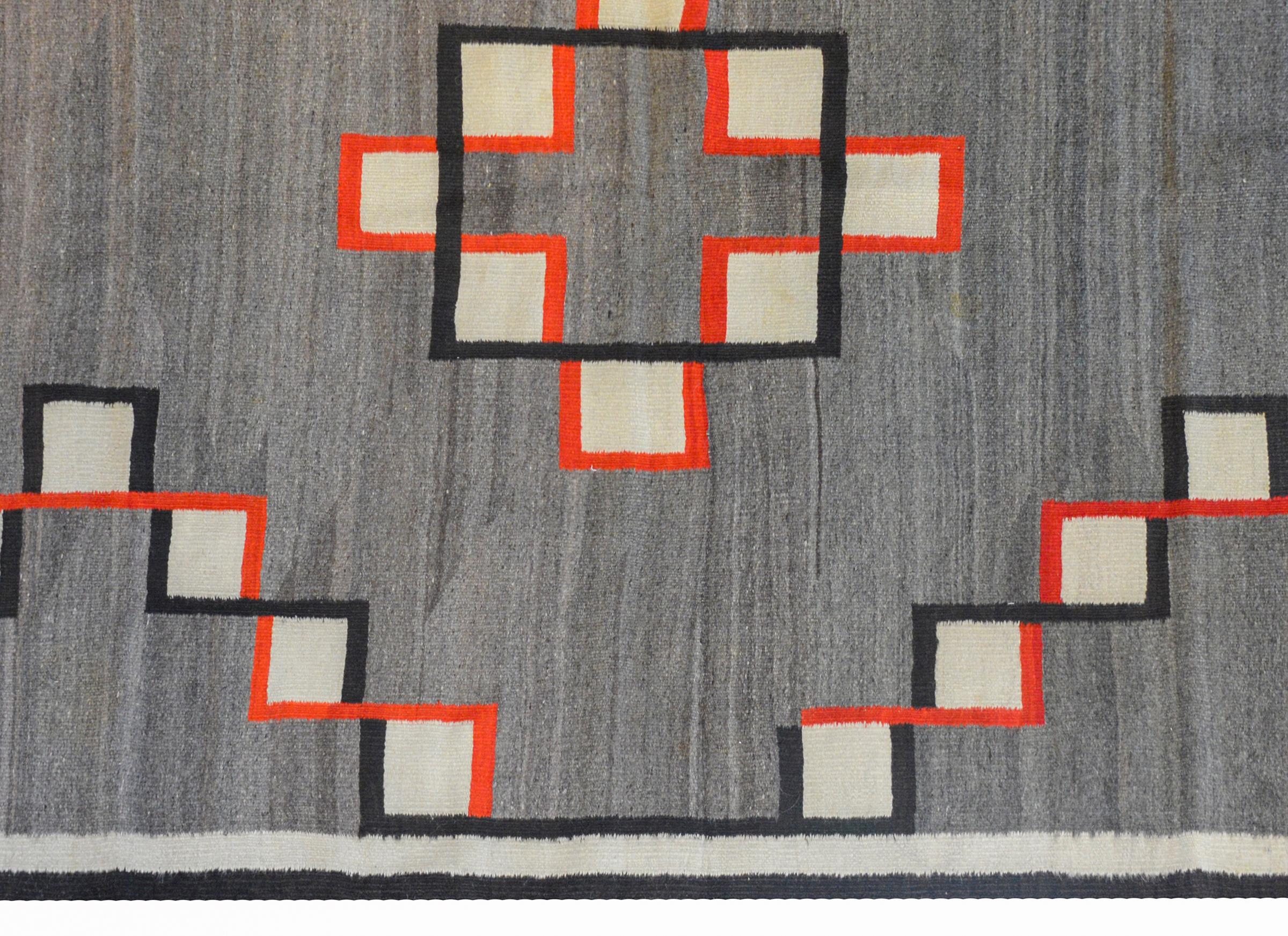 Outstanding Late 19th Century Navajo Rug In Good Condition In Chicago, IL