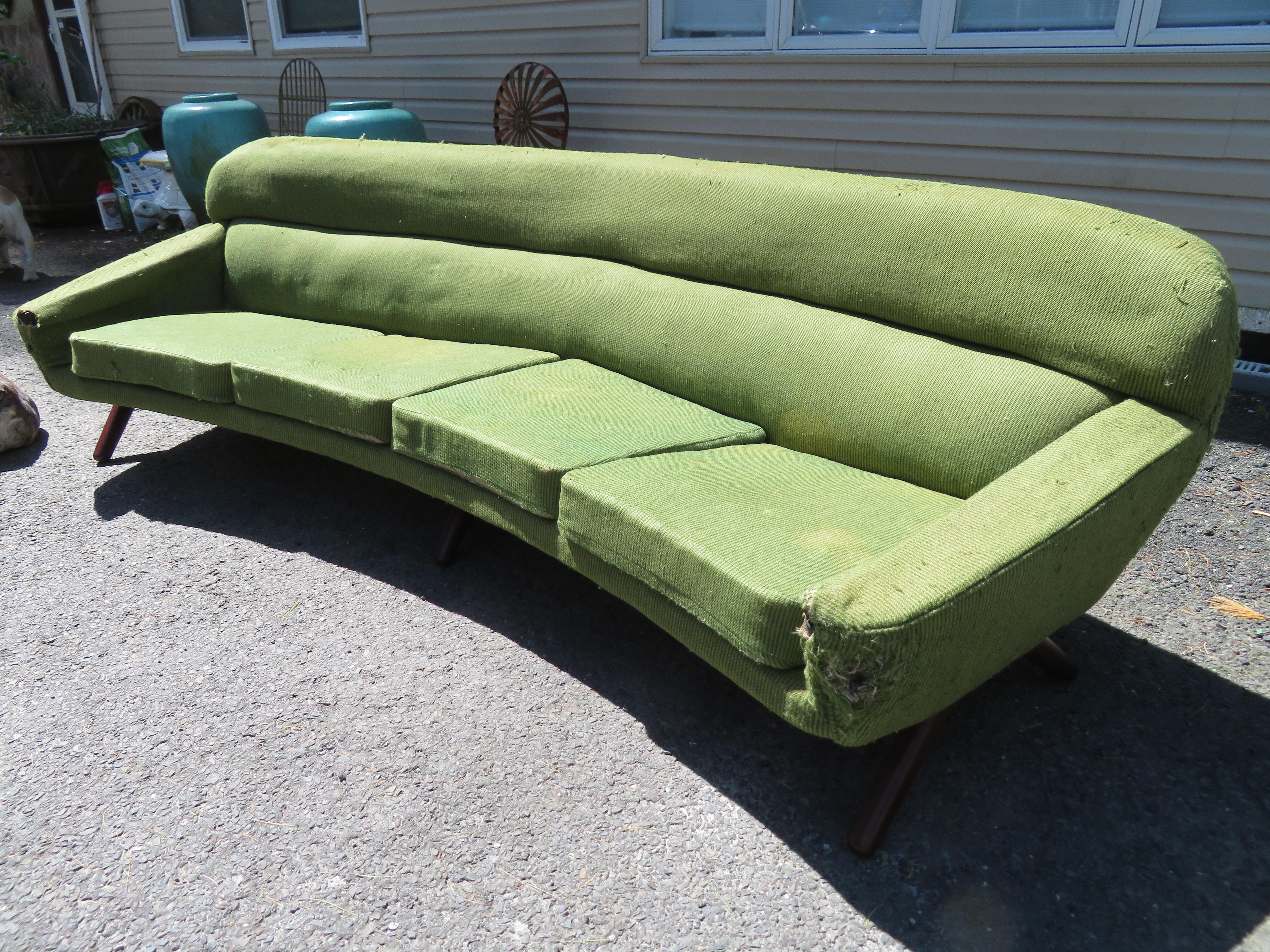 Outstanding Leif Hansen Style Curved Danish Modern Sofa Mid-Century For Sale 7