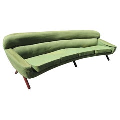 Superbe canapé danois moderne incurvé du milieu du siècle dernier de style Leif Hansen