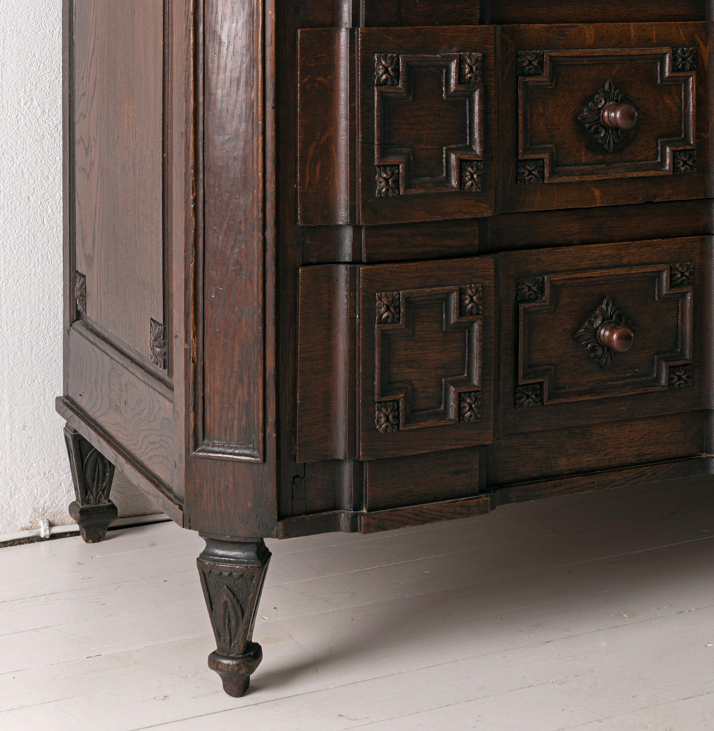 Outstanding Minimal Provencal Chest of Drawers, France, 18th Century 1
