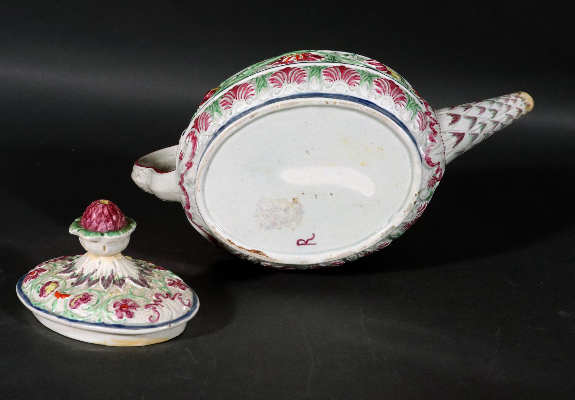 Outstanding Molded Painted Pearlware Teapot & Cover, Possibly Wilson In Good Condition For Sale In Downingtown, PA