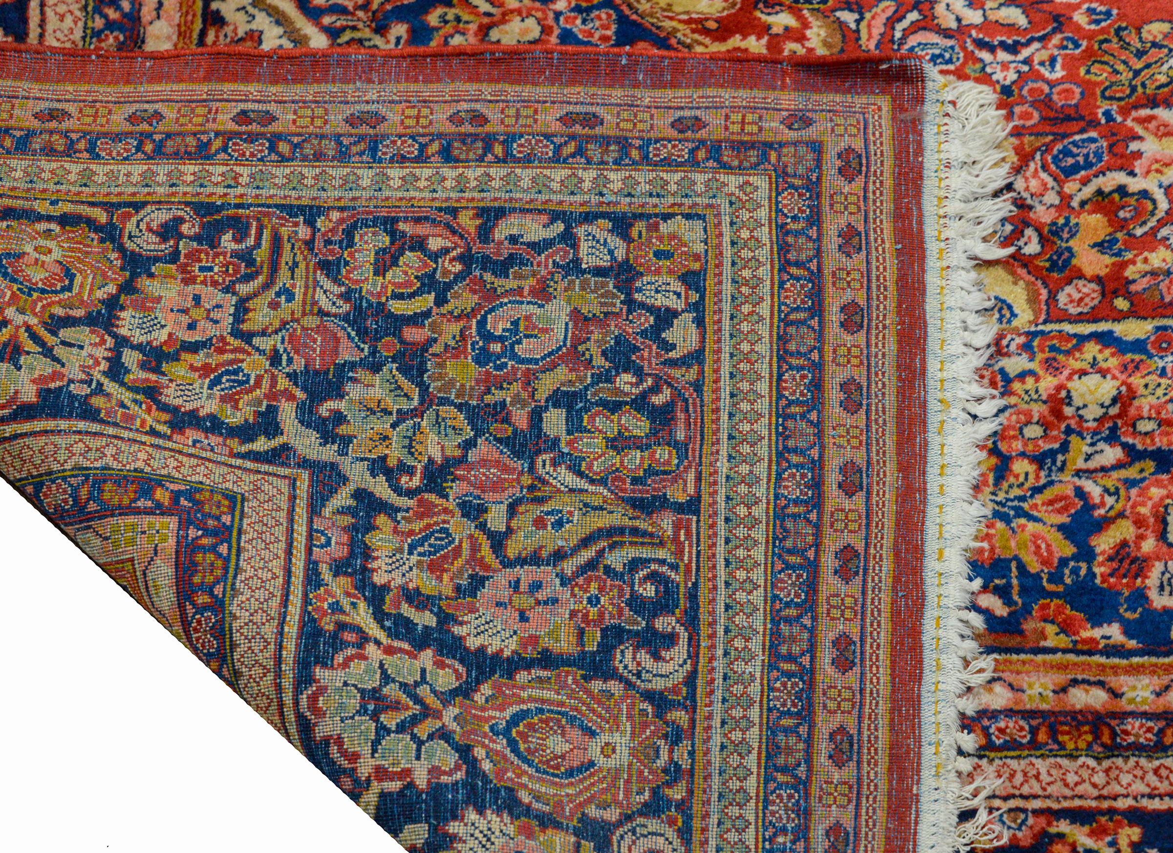 Outstanding Monumental Early 20th Century Sarouk Rug For Sale 1