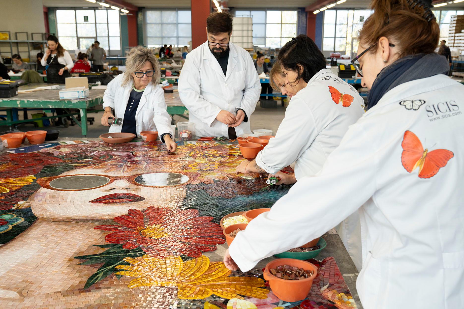 Outstanding Mosaic Artwork - A Must Have for Collectors - Bespokable and Framed (Italienisch) im Angebot