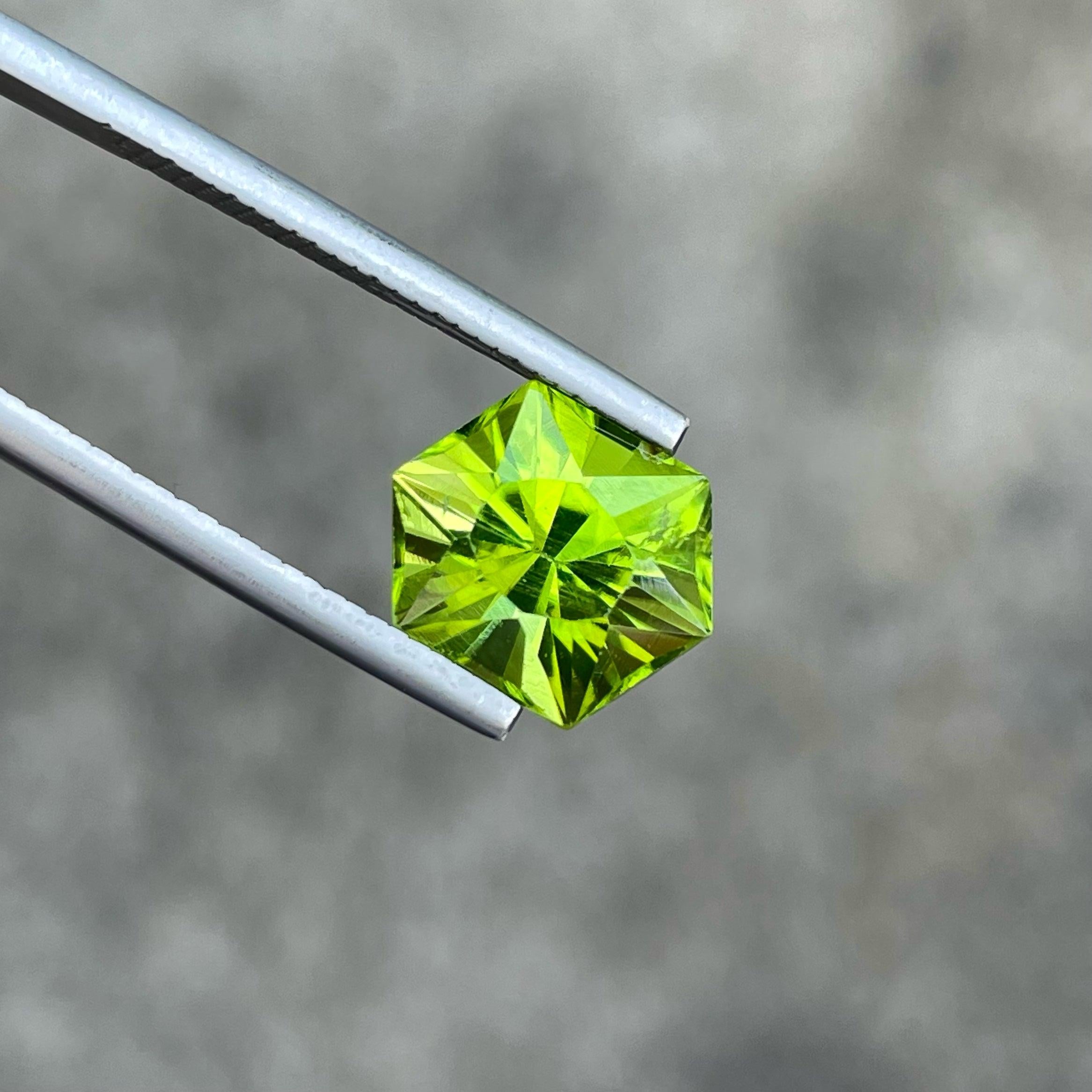 Outstanding Natural Green Peridot Gemstone, Available for Sale at wholesale price natural high quality 4.85 carats VVS Clarity loose Peridot from Pakistan.

Product Information:
GEMSTONE TYPE:	Outstanding Natural Green Peridot Gemstone
WEIGHT:	4.85