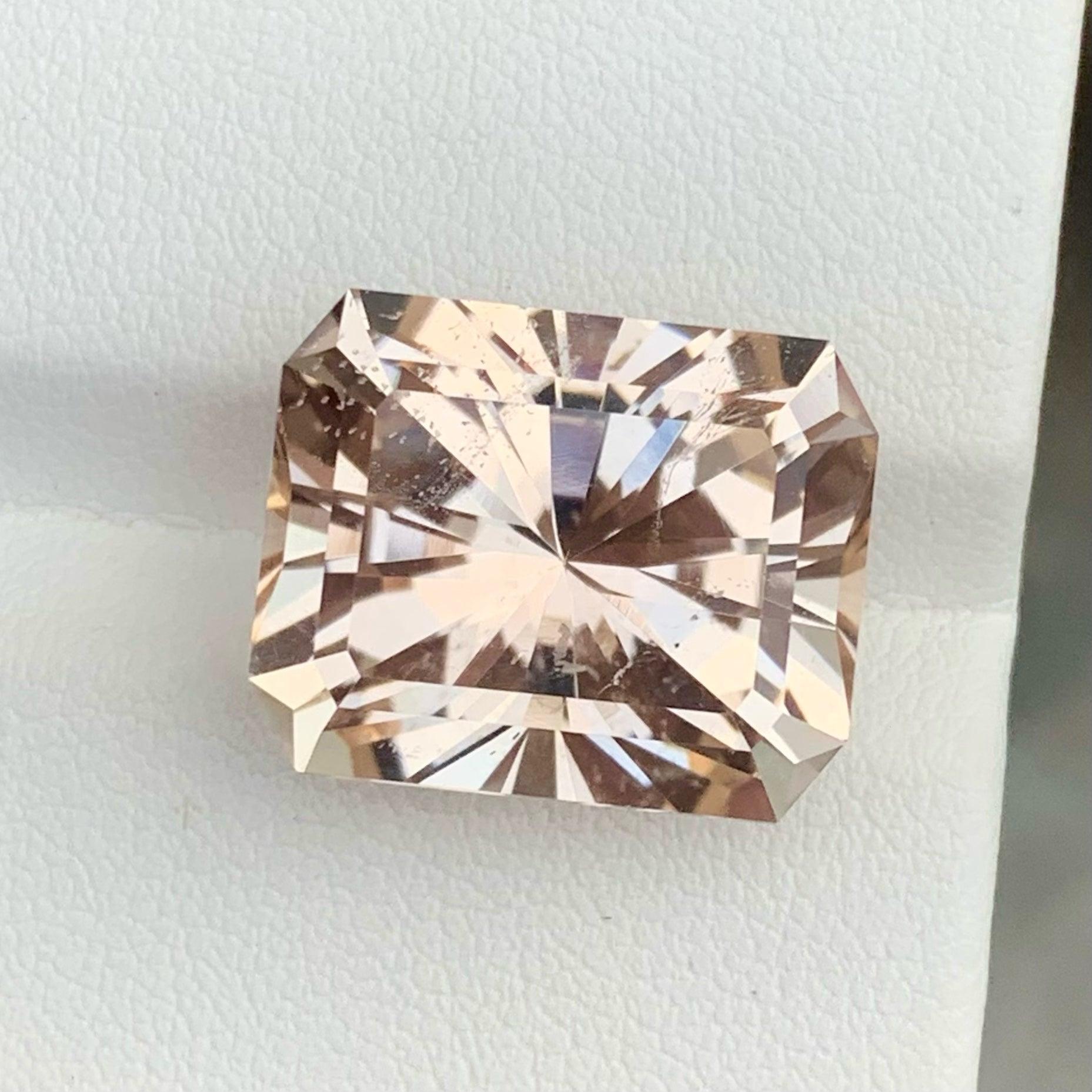 Sobresaliente gema de topacio natural, disponible para la venta al por mayor Precio Natural de alta calidad 26,35 quilates SI Clean Clarity Natural Loose Topaz de Pakistán. 
Información sobre el producto:
NOMBRE DE LA PIEDRA PRECIOSA Topacio Natural