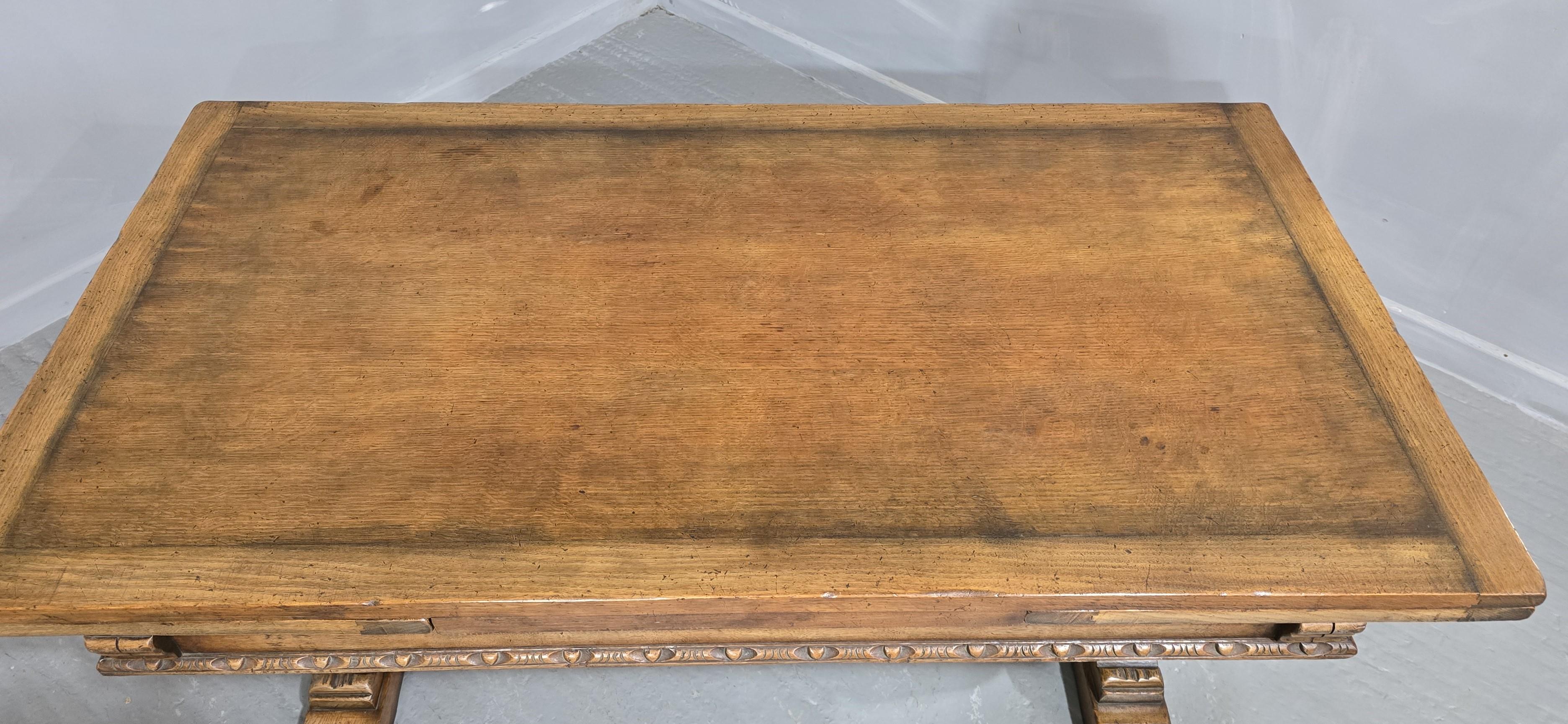 Excepcional Mesa de Comedor de Granja Refrectory de Roble en venta 5