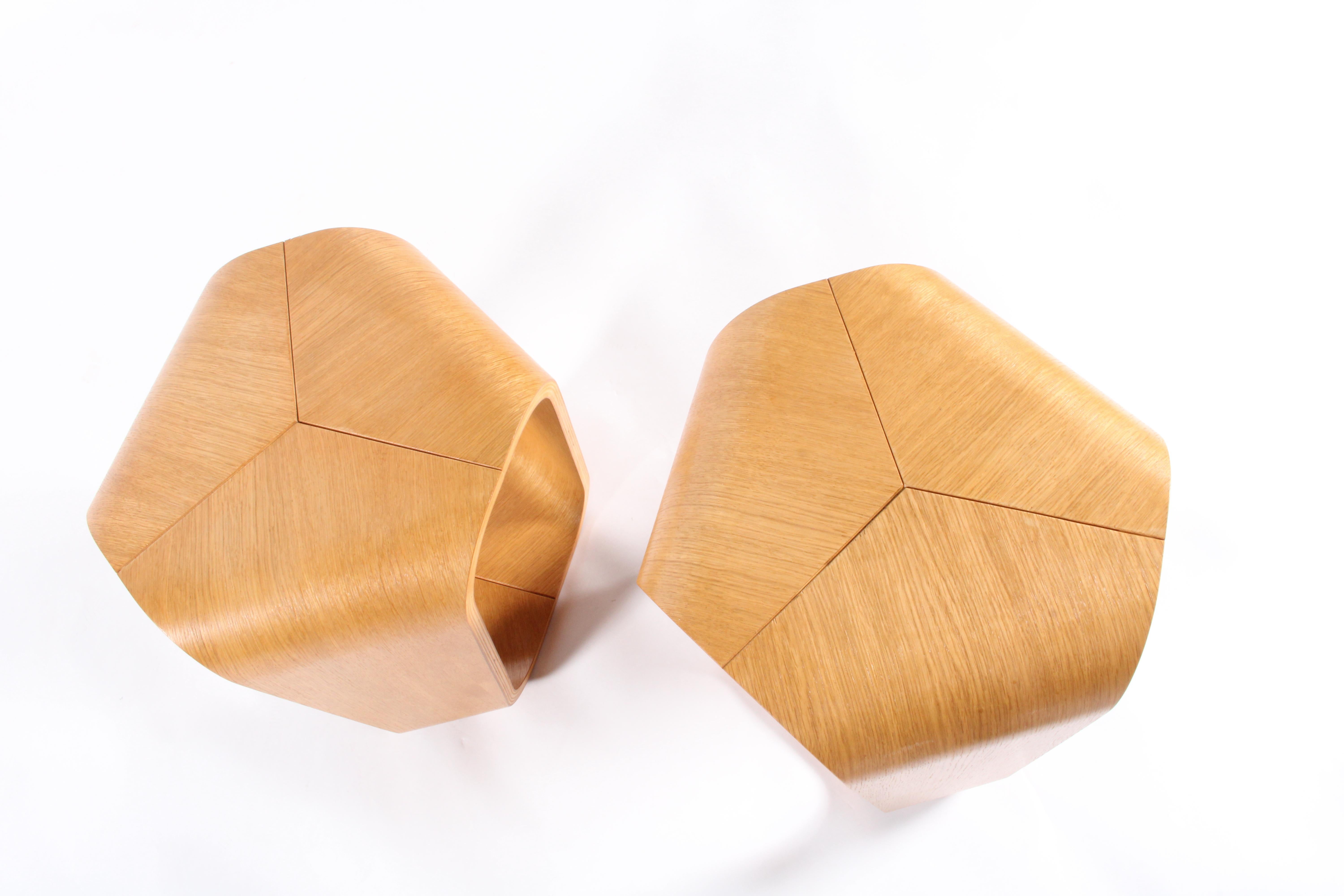 Exceptionnelles tables d'appoint en chêne d'Enrico Cesana pour Busnelli 4