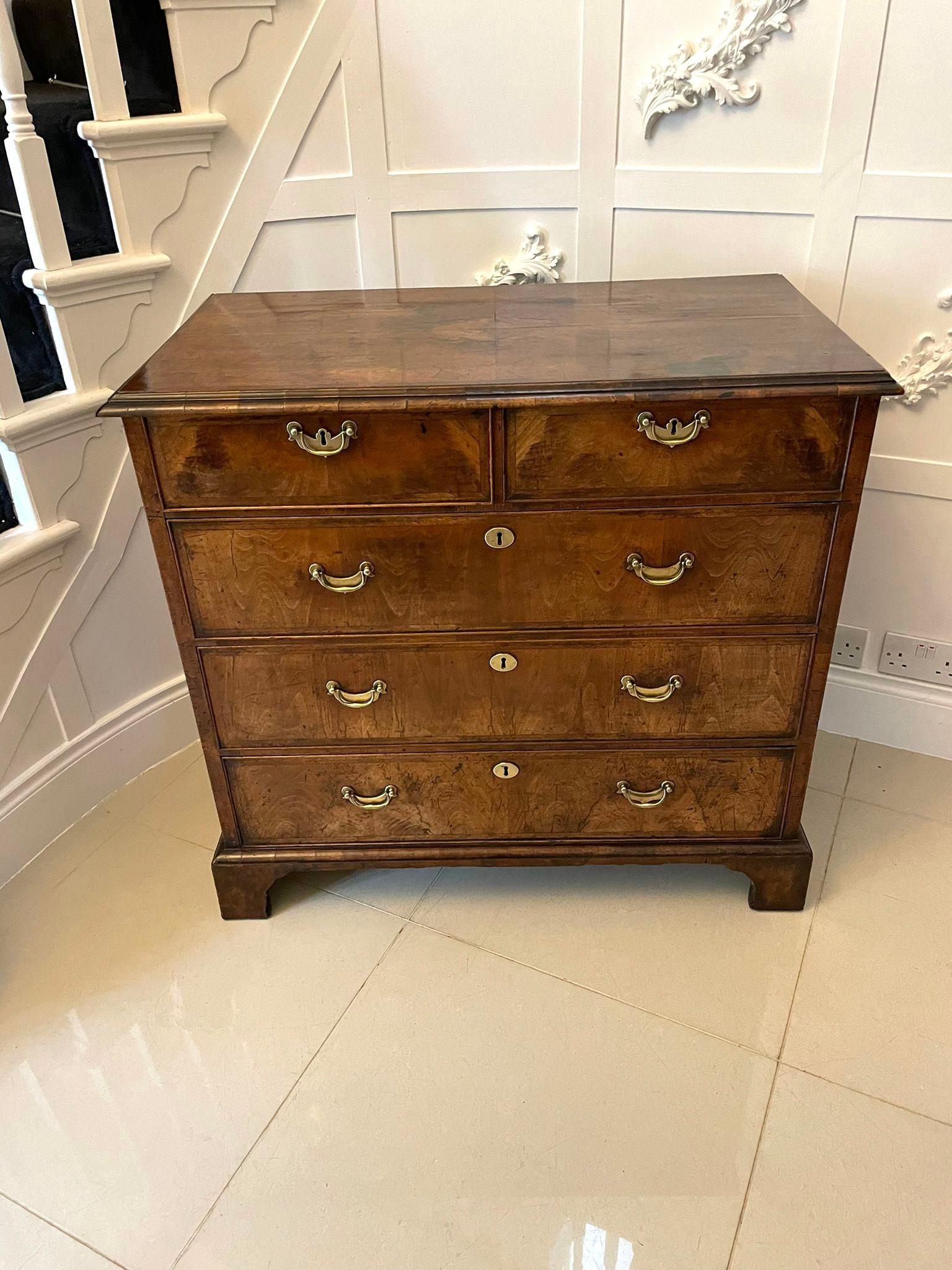 Outstanding Original George I Antique Quality Figured Walnut Chest of Drawers For Sale 11