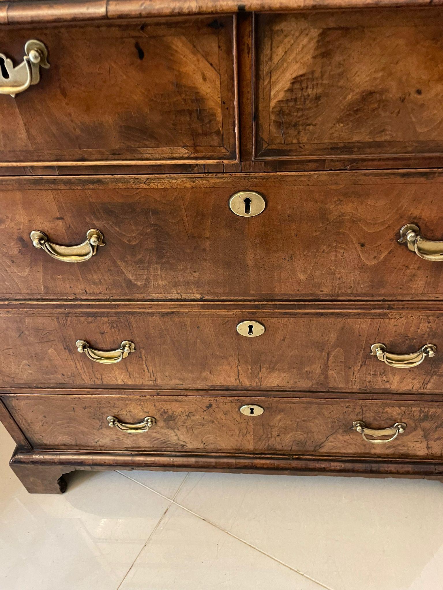 Outstanding Original George I Antique Quality Figured Walnut Chest of Drawers For Sale 4