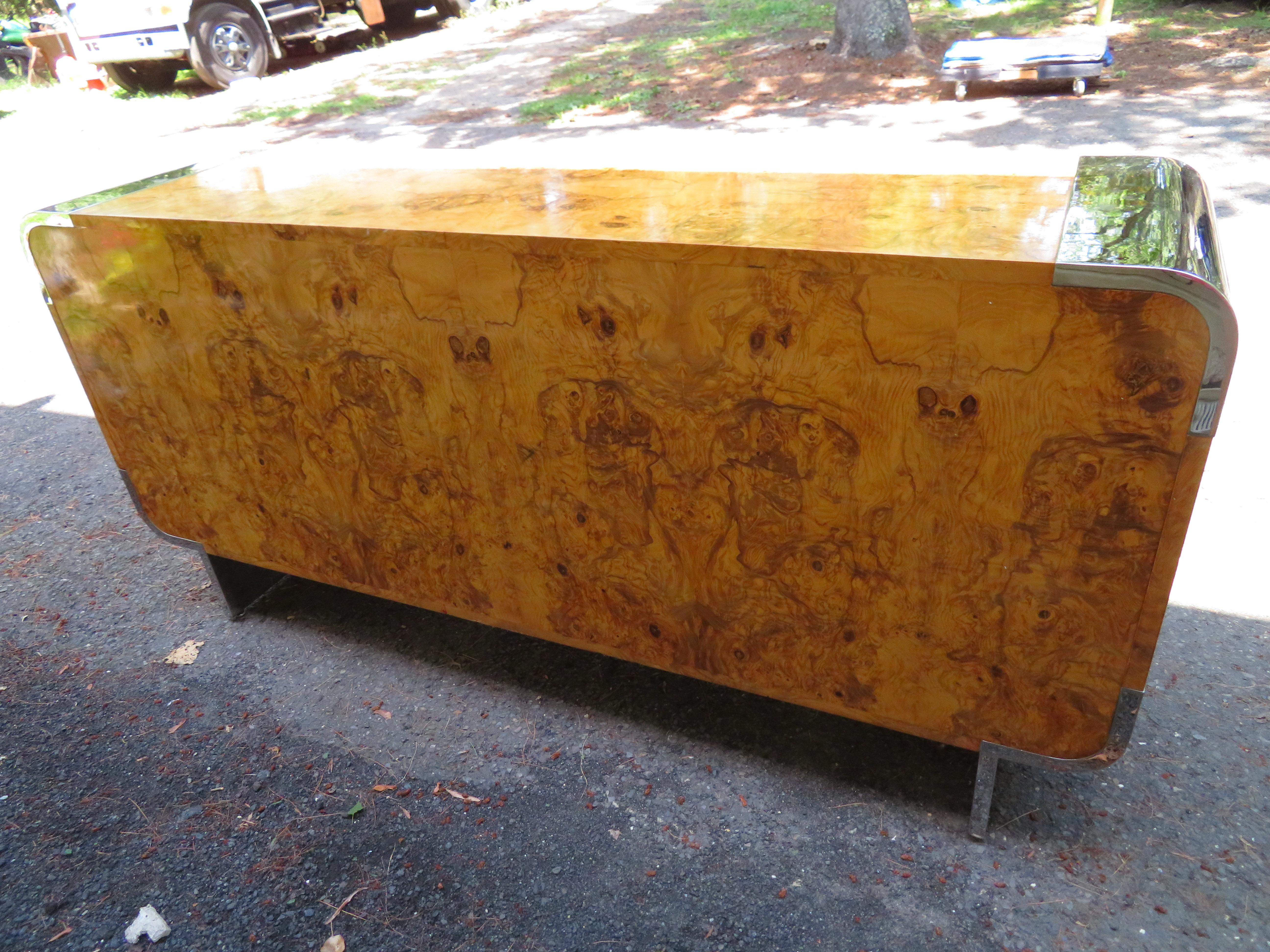 Outstanding Pace Collection Burl and Chrome Credenza Leon Rosen In Good Condition For Sale In Pemberton, NJ