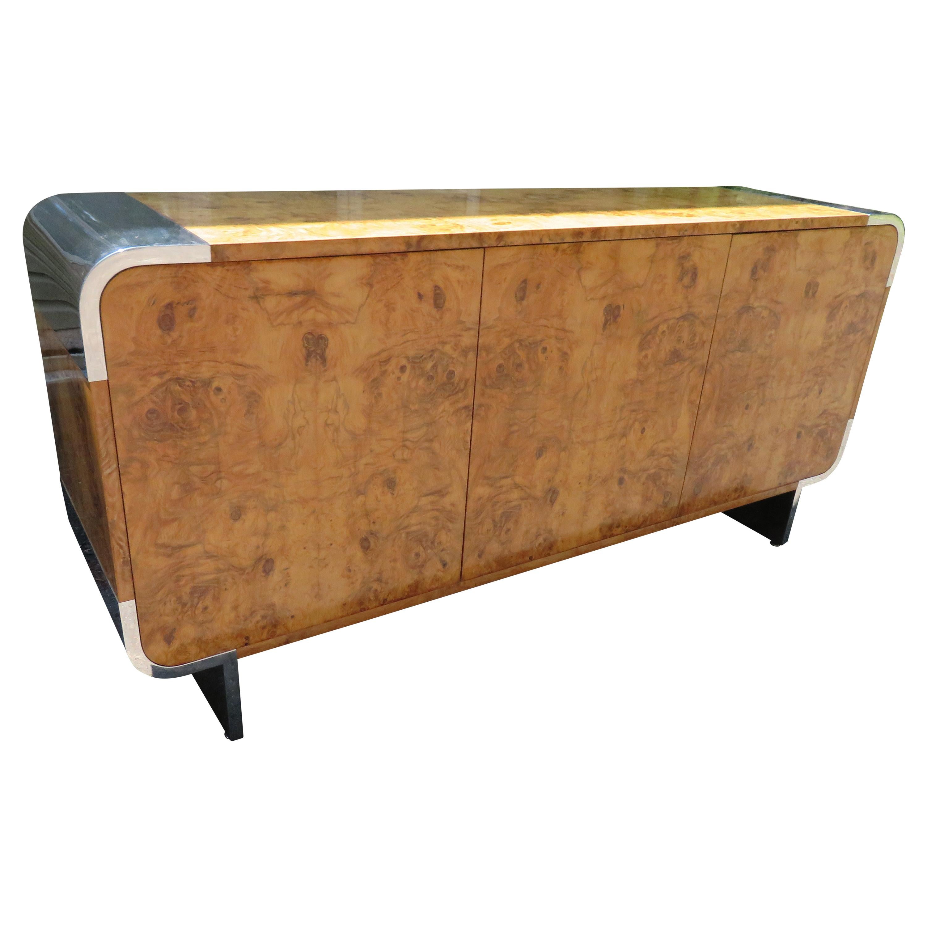 Hervorragende Pace Collection Wurzelholz und Chrom Credenza Leon Rosen