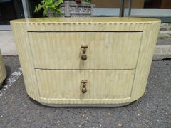 Hervorragendes Paar Enrique Garcel Tessellated Bone Oval Nachttisch End Tables