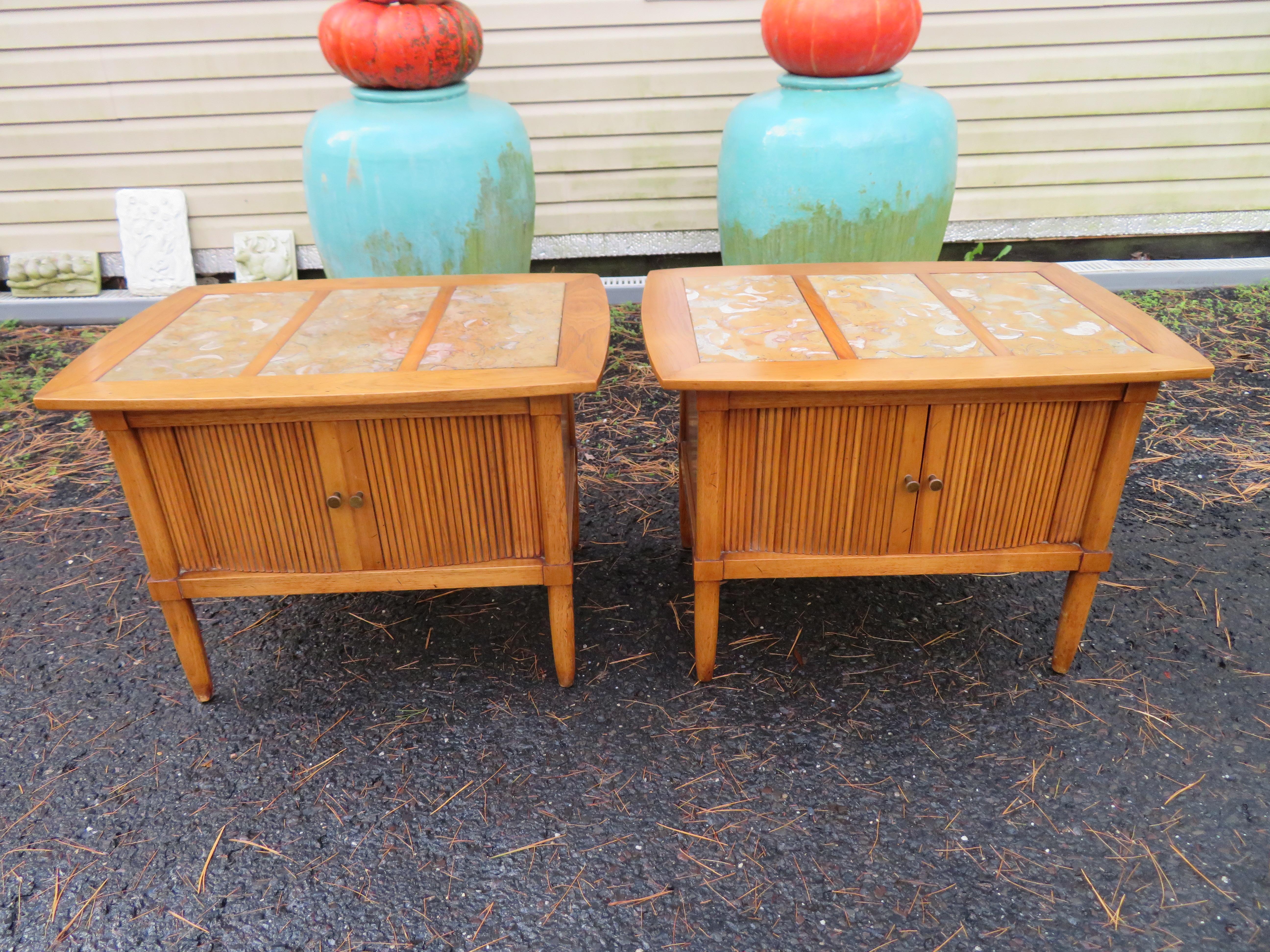 Outstanding Pair Sophisticate By Tomlinson End Table Night Stands Mid-Century For Sale 7