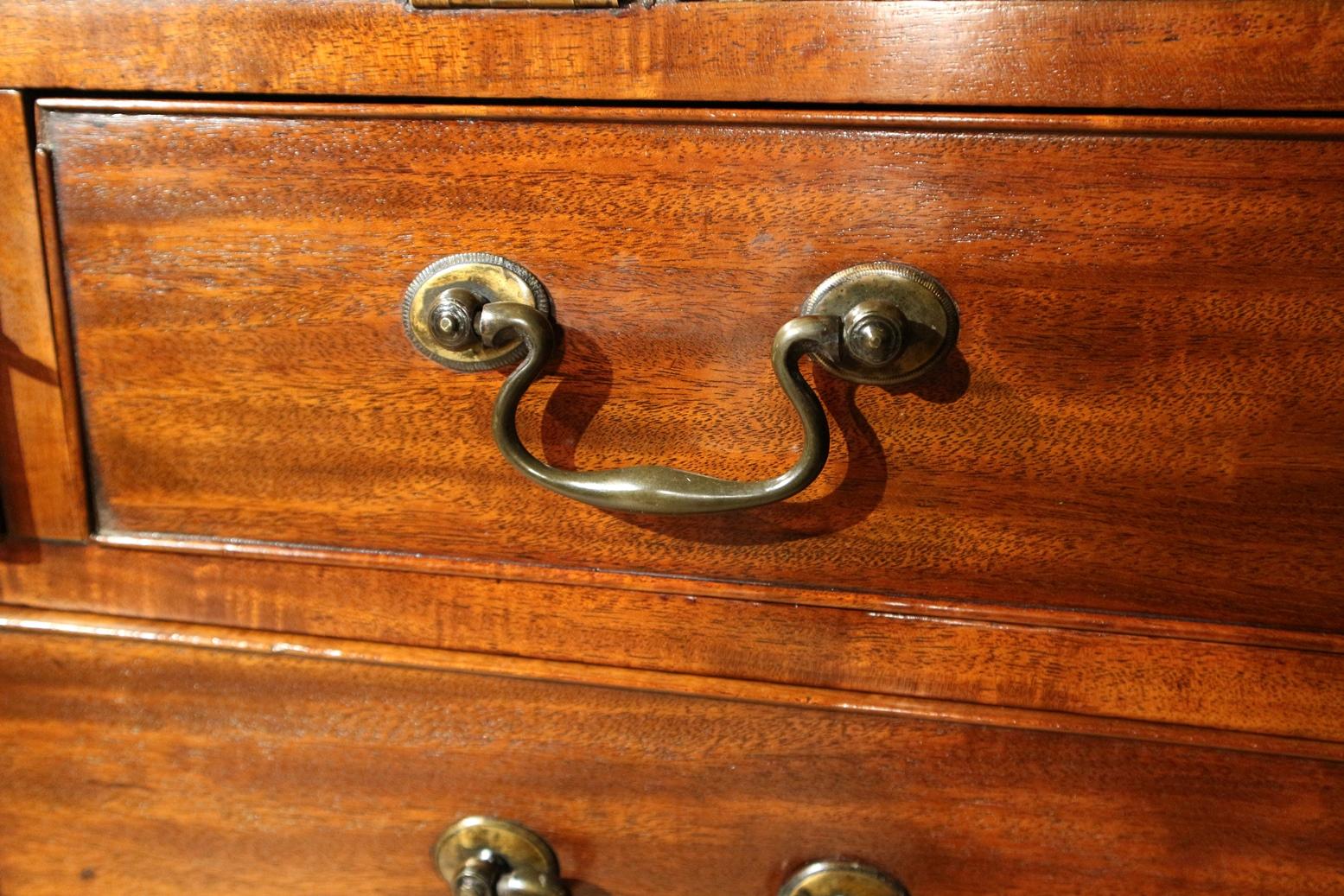 Outstanding Quality 18th Century Mahogany Bureau 2