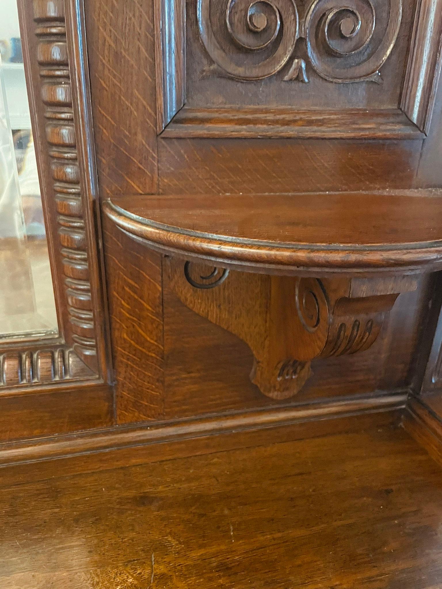 Antikes viktorianisches Sideboard aus geschnitzter Eiche in herausragender Qualität im Angebot 2