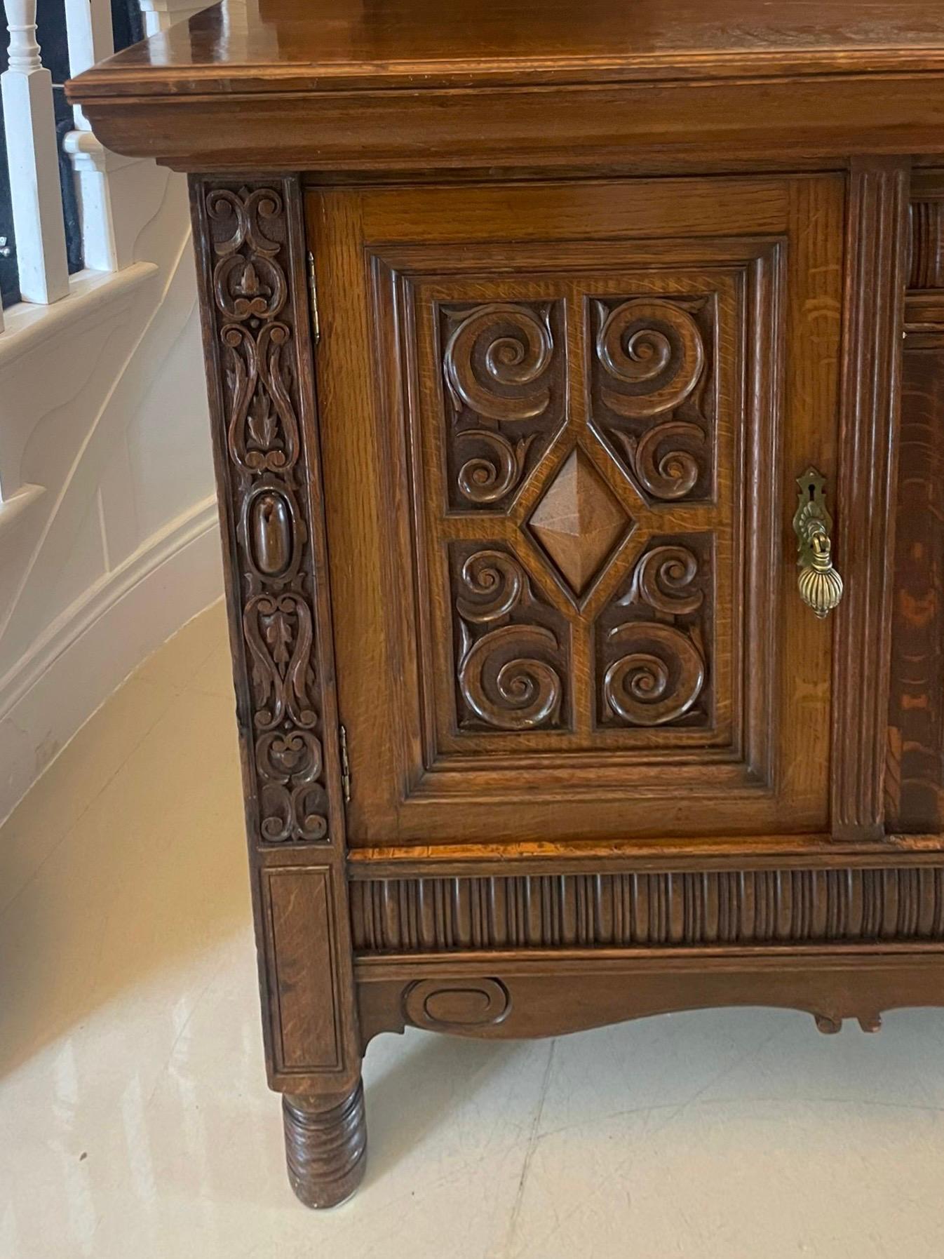 Antikes viktorianisches Sideboard aus geschnitzter Eiche in herausragender Qualität im Angebot 8