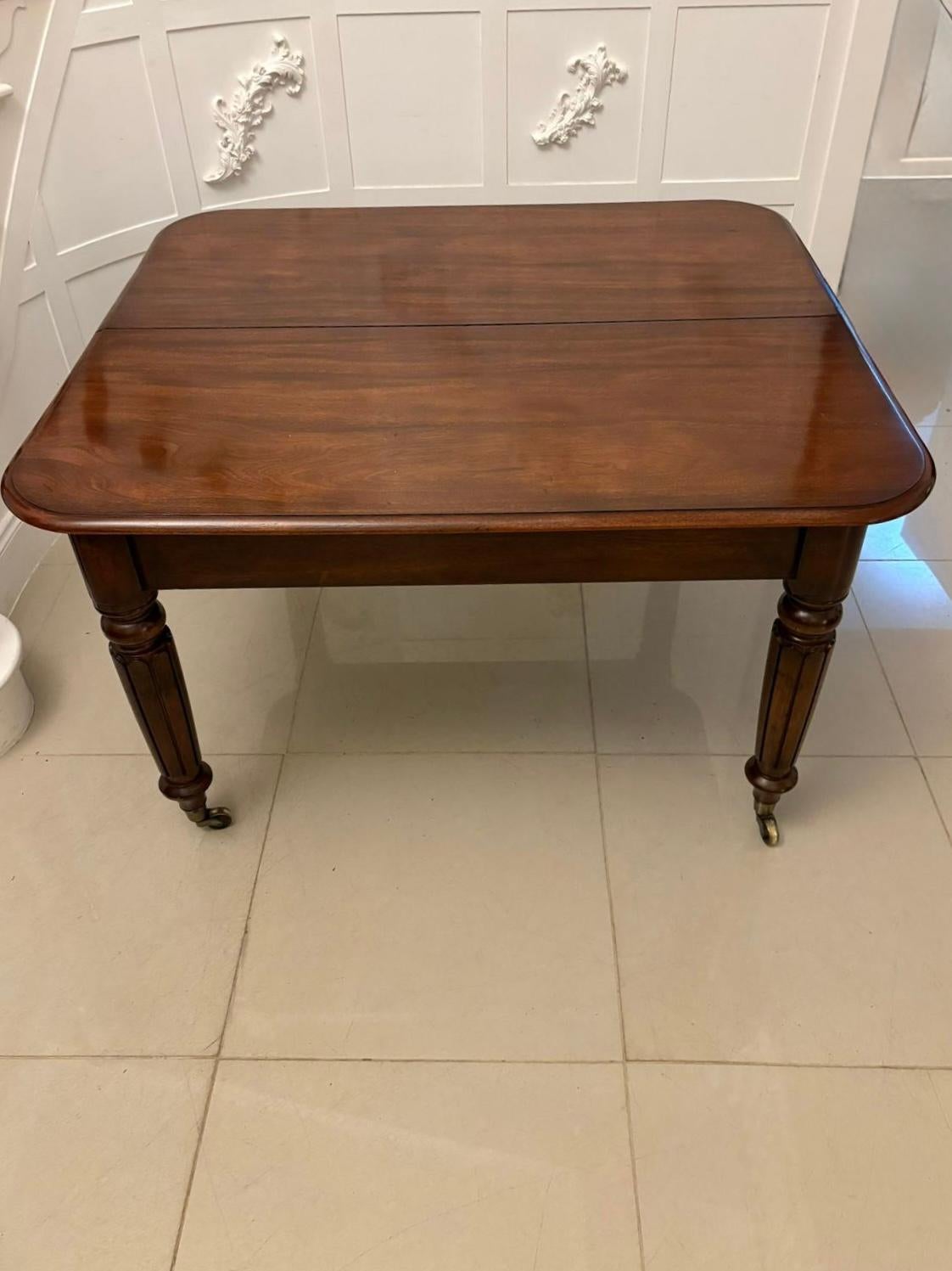 Victorian Outstanding Quality Antique 12 Seater Figured Mahogany Extending Dining Table For Sale
