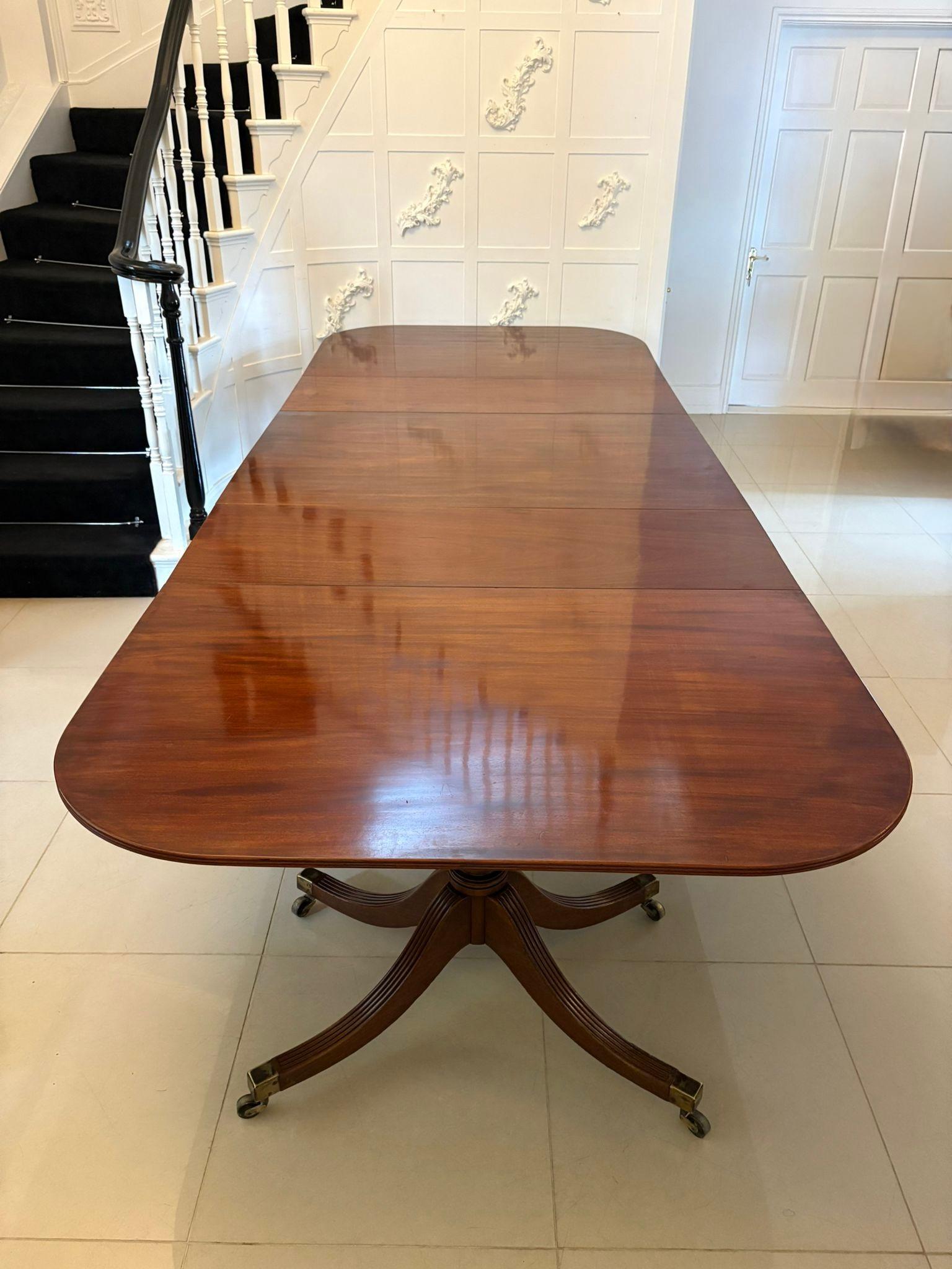 Outstanding Quality Antique 16/18 Seater Figured Mahogany 3 Pilar Dining Table For Sale 1