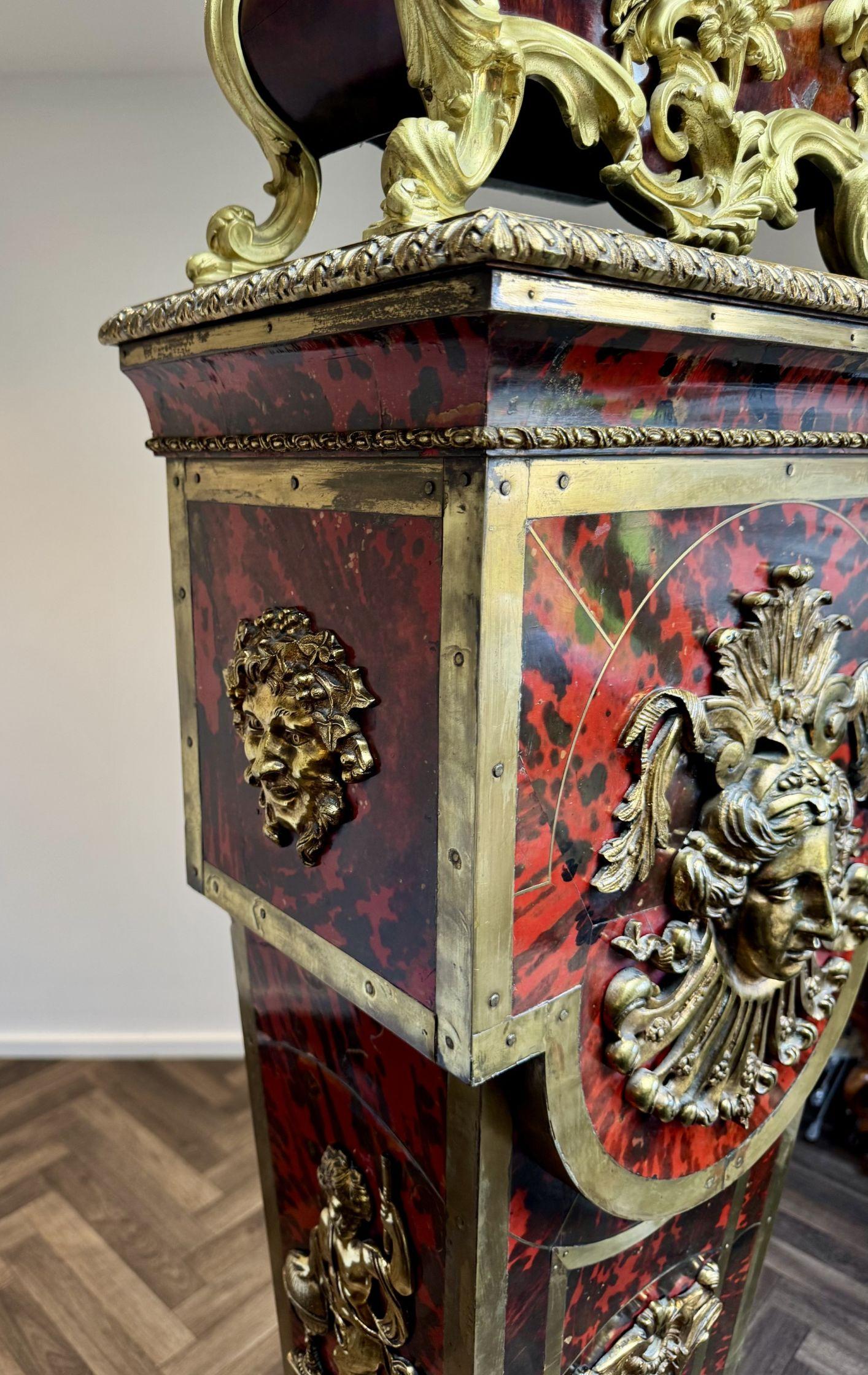 Orologio a staffa Boulle francese del XIX secolo e supporto di qualità eccezionale in vendita 4