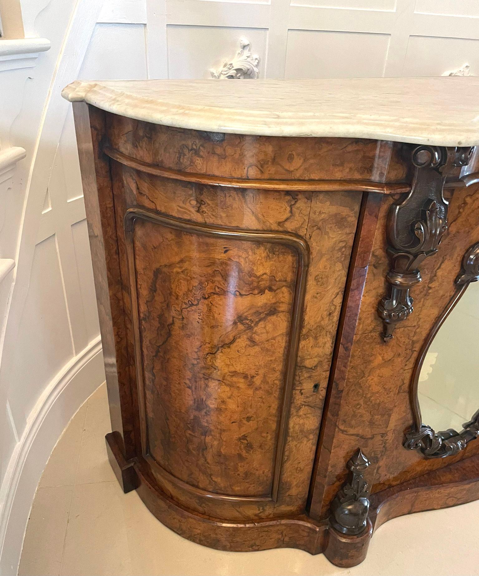 Crédence en noyer à dessus de marbre, ancienne, victorienne, du 19e siècle, de qualité exceptionnelle Bon état - En vente à Suffolk, GB