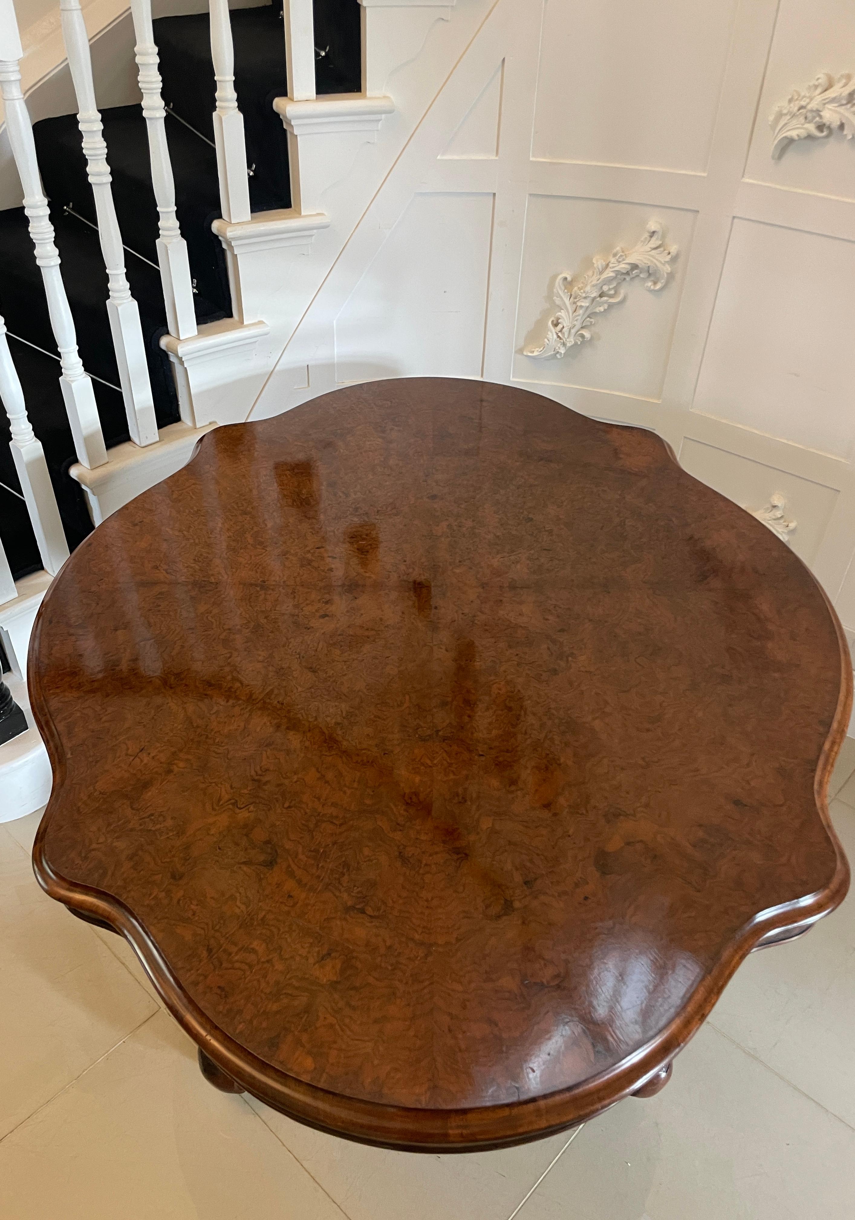 19th Century Outstanding Quality Antique 6 Seater Victorian Burr Walnut Centre/Dining Table For Sale