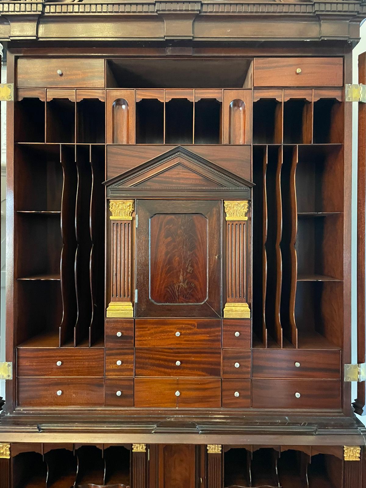 20th Century Outstanding Quality Antique Chippendale Style Mahogany Bureau Bookcase For Sale