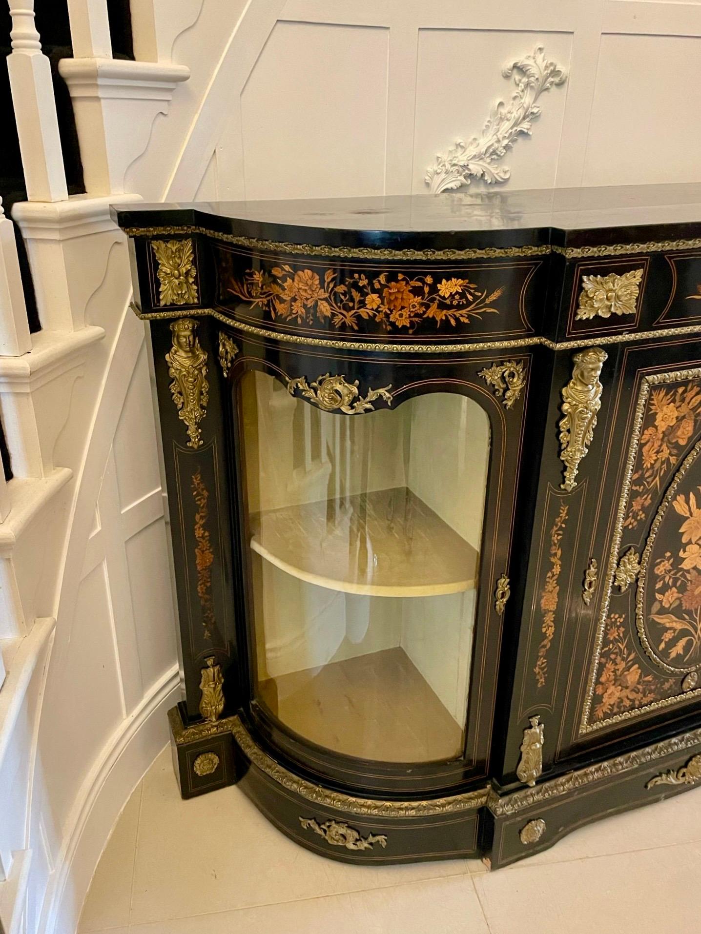 Crédence ancienne en marqueterie florale incrustée et ébénisée de qualité exceptionnelle en vente 6