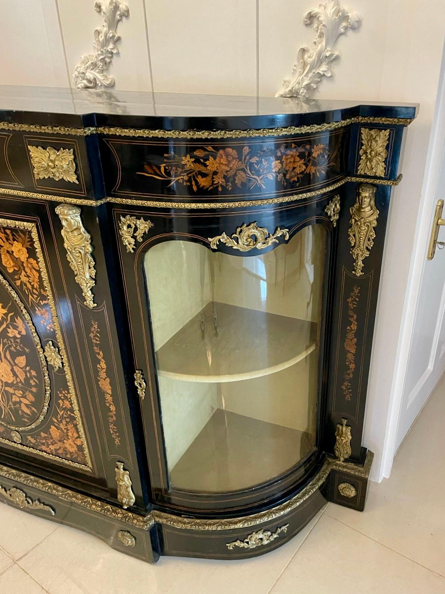 Crédence ancienne en marqueterie florale incrustée et ébénisée de qualité exceptionnelle en vente 8