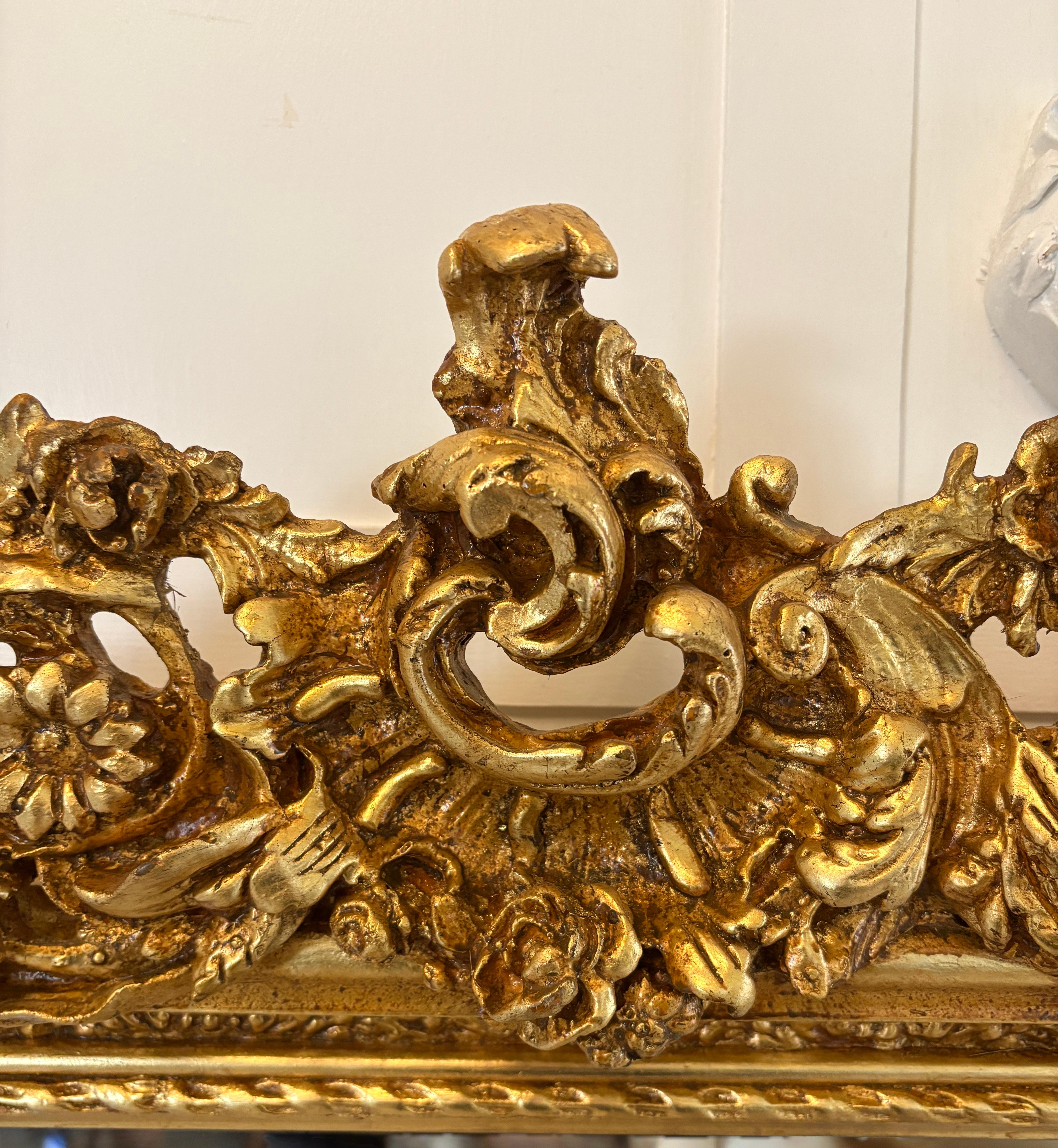 Antique Mirror à cadre doré sculpté de l'époque d'Edwardian, d'une qualité exceptionnelle en vente 3