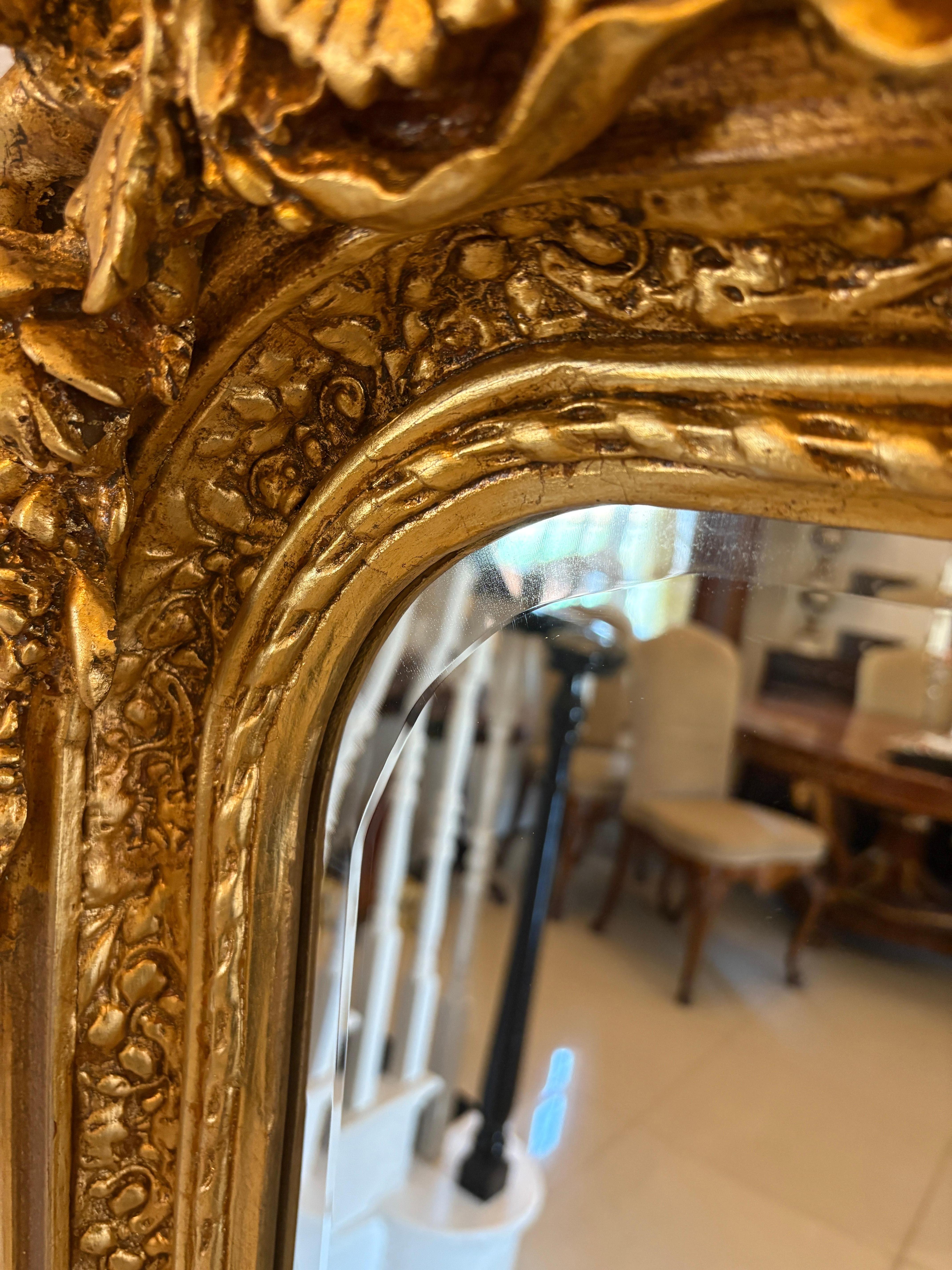 Anglais Antique Mirror à cadre doré sculpté de l'époque d'Edwardian, d'une qualité exceptionnelle en vente