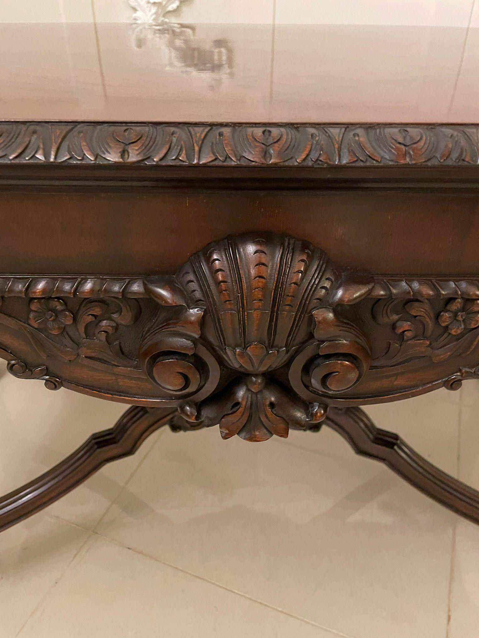 Antiker, freistehender, geschnitzter edwardianischer Mahagoni-Mitteltisch in hervorragender Qualität (Frühes 20. Jahrhundert) im Angebot