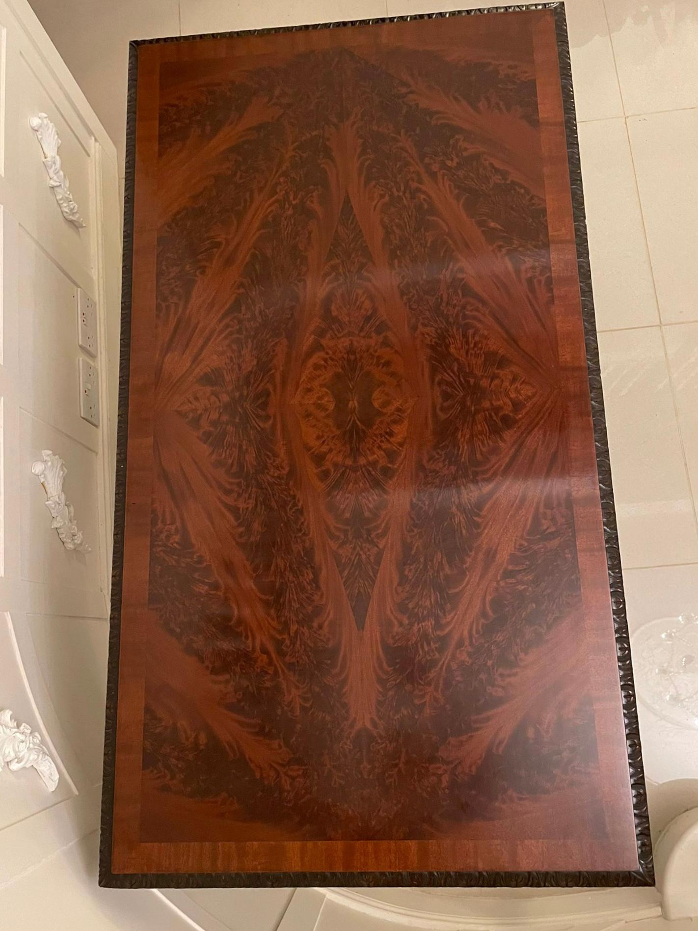 Antiker, freistehender, geschnitzter edwardianischer Mahagoni-Mitteltisch in hervorragender Qualität im Angebot 3