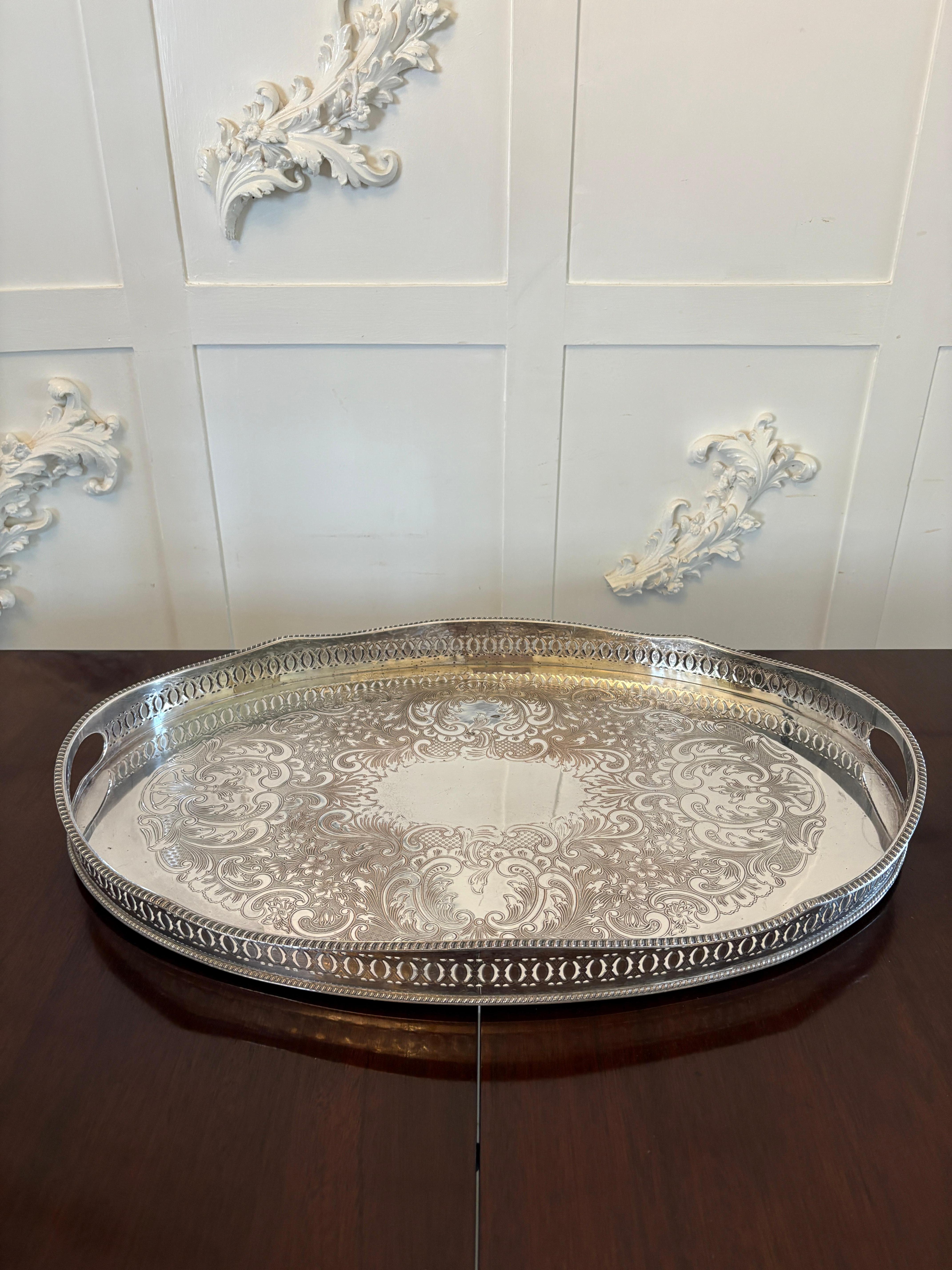 Bandeja de té antigua eduardiana bañada en plata de calidad excepcional en venta 3