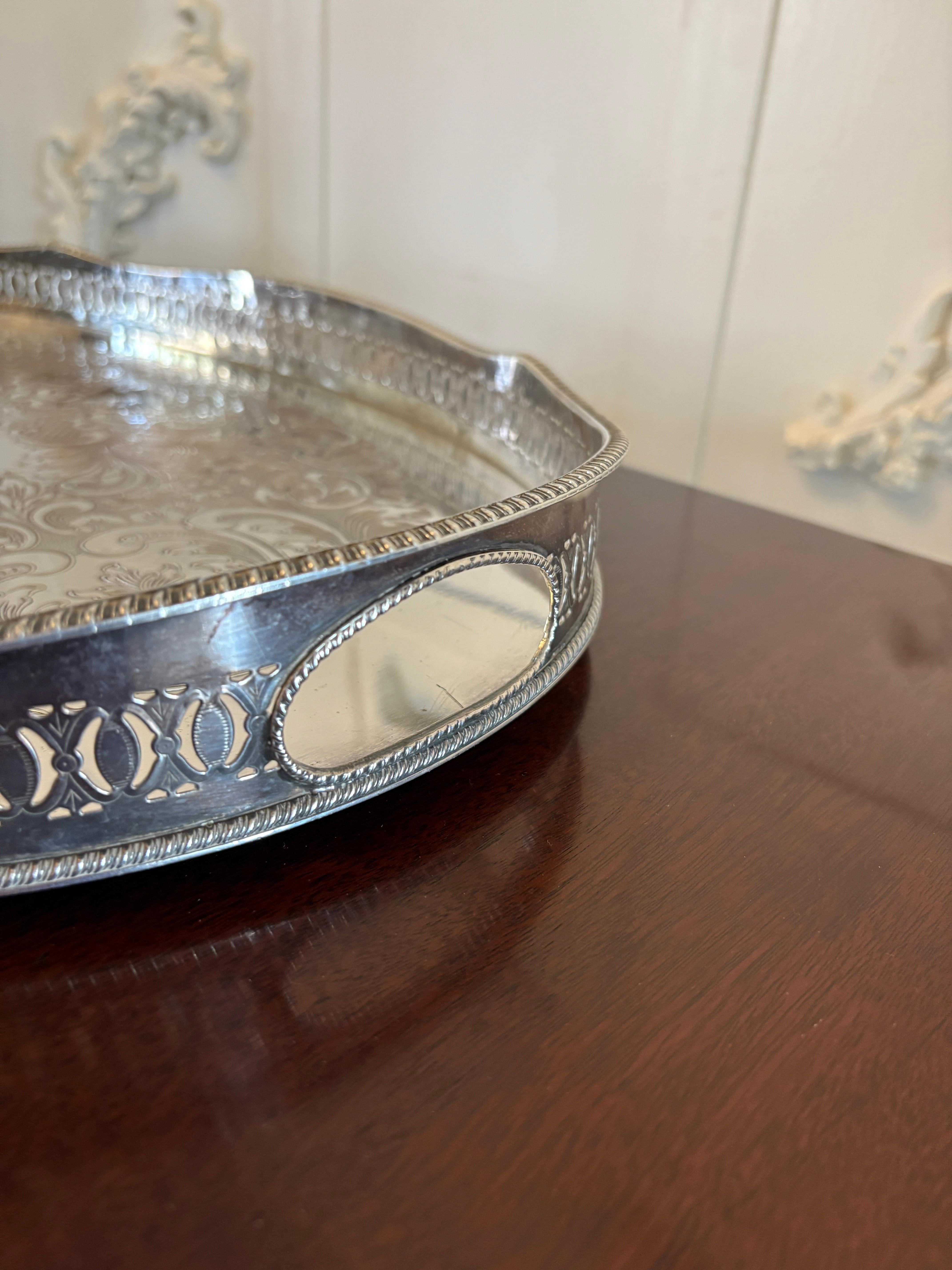 Bandeja de té antigua eduardiana bañada en plata de calidad excepcional en venta 1