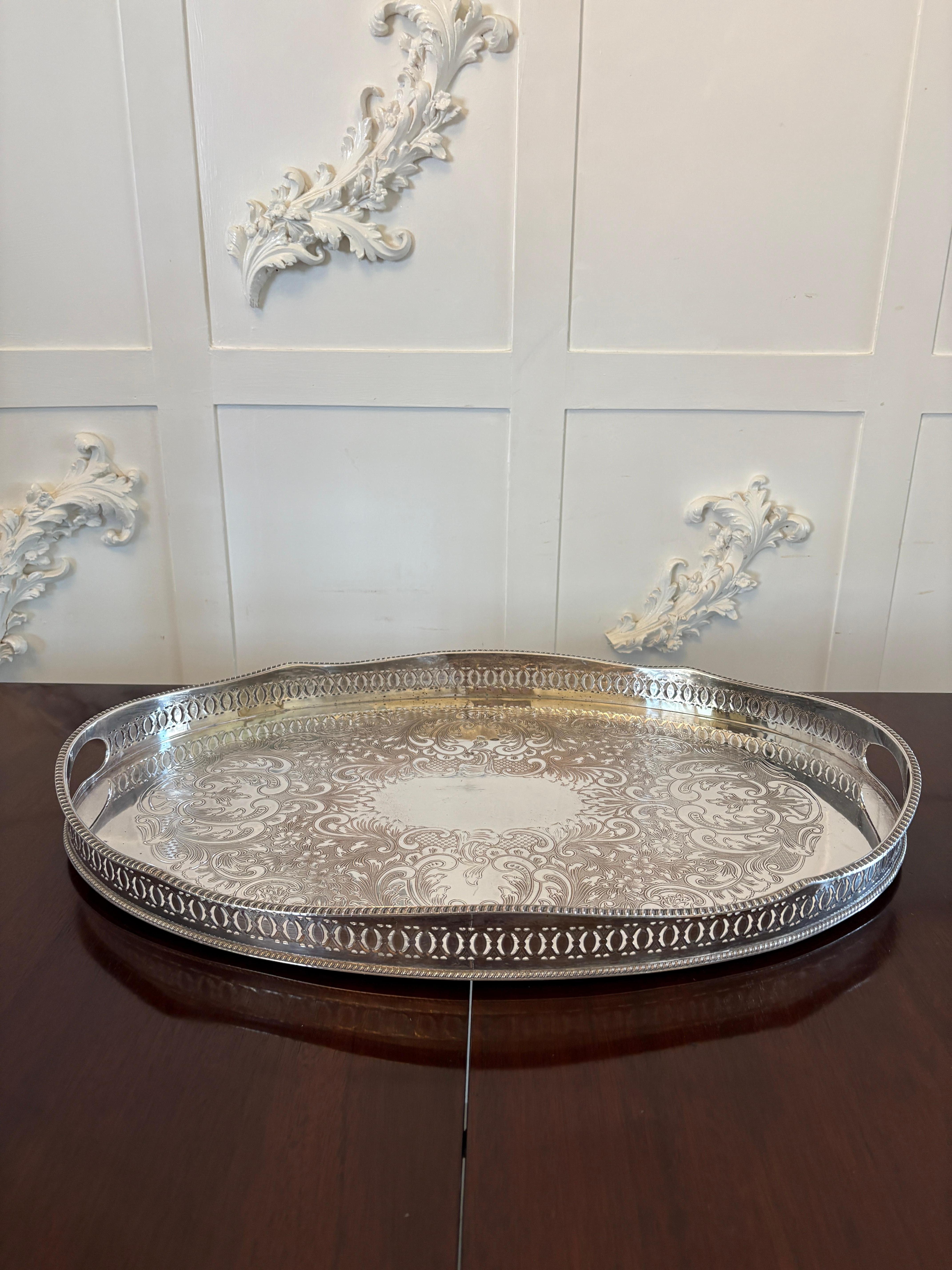 Bandeja de té antigua eduardiana bañada en plata de calidad excepcional en venta 2