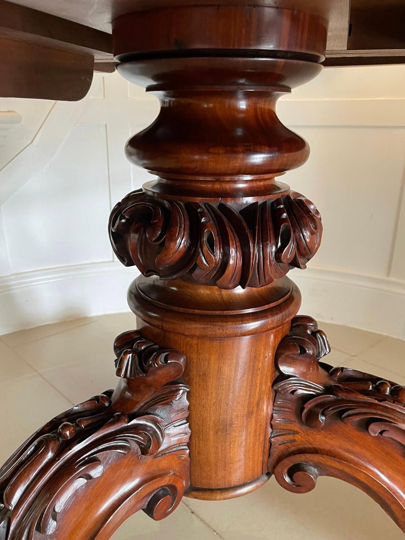 Outstanding Quality Antique Figured Mahogany 6 Seater Circular Dining Table For Sale 9