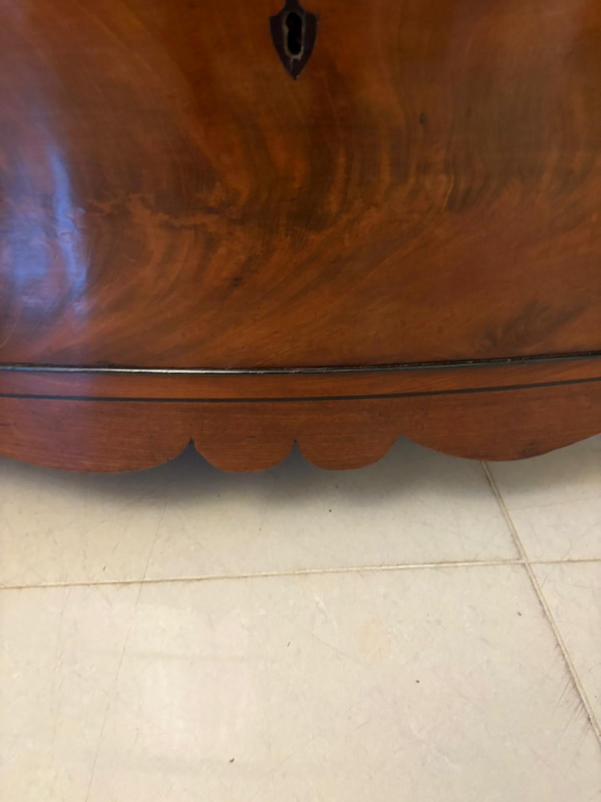 English Outstanding Quality Antique Figured Mahogany Bow Fronted Chest of 5 Drawers