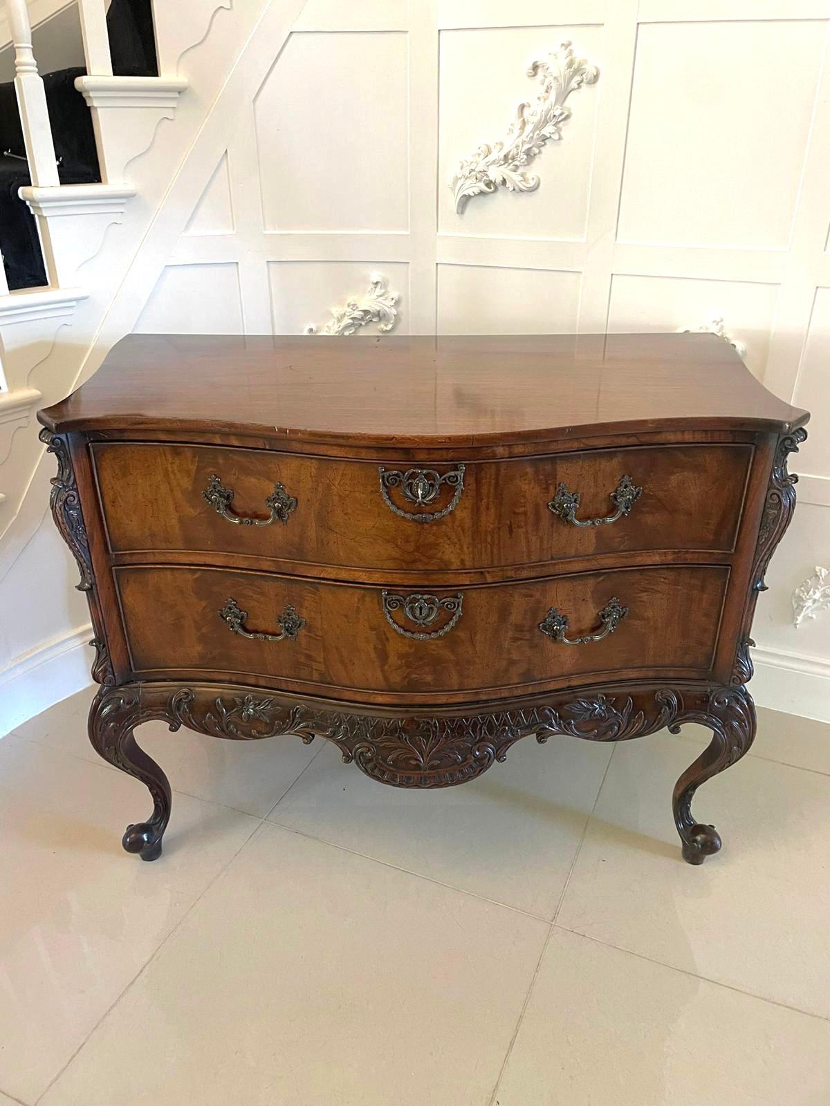 Victorian Outstanding Quality Antique Figured Mahogany Serpentine Shaped Chest of Drawers For Sale