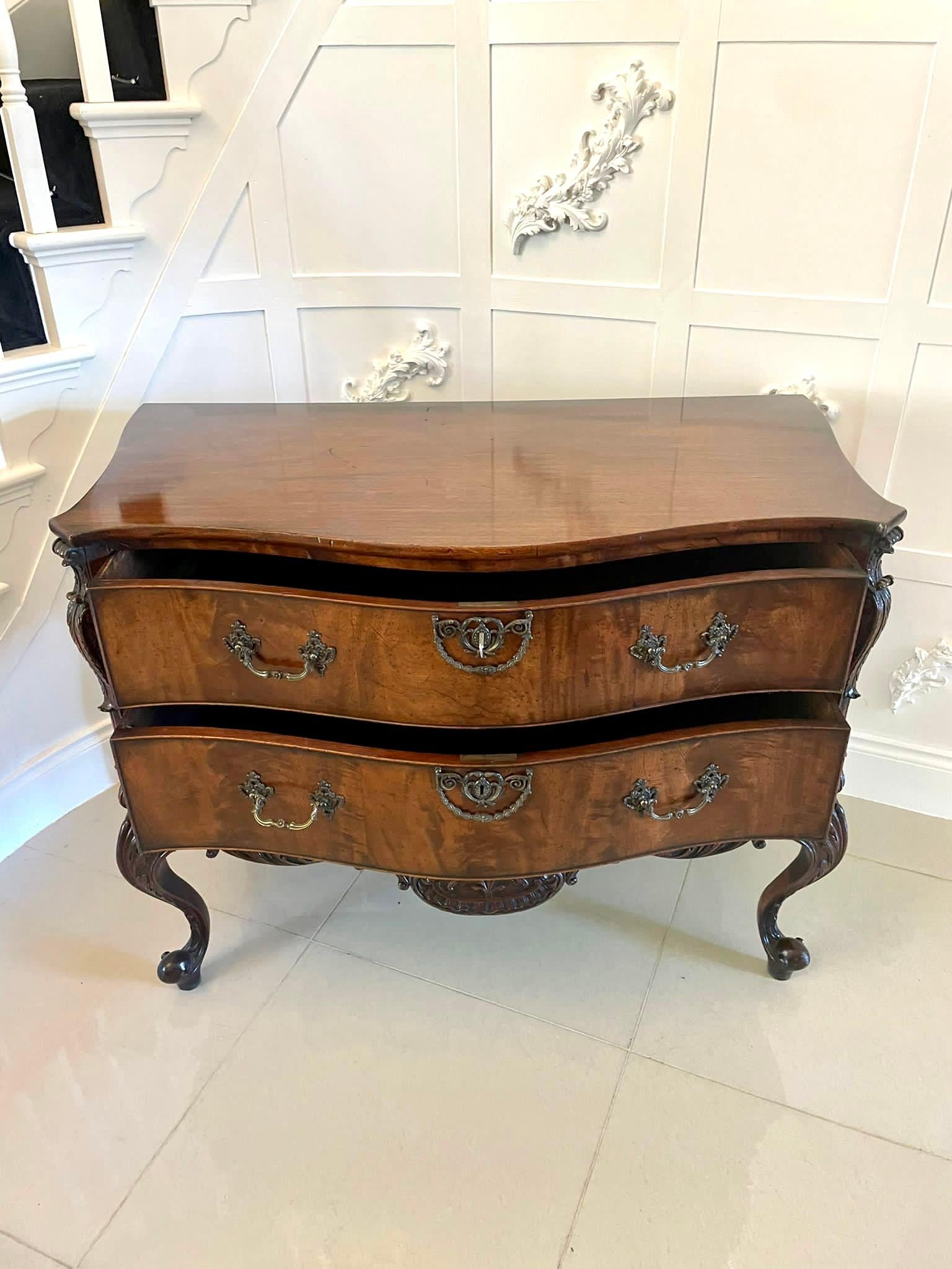 English Outstanding Quality Antique Figured Mahogany Serpentine Shaped Chest of Drawers For Sale