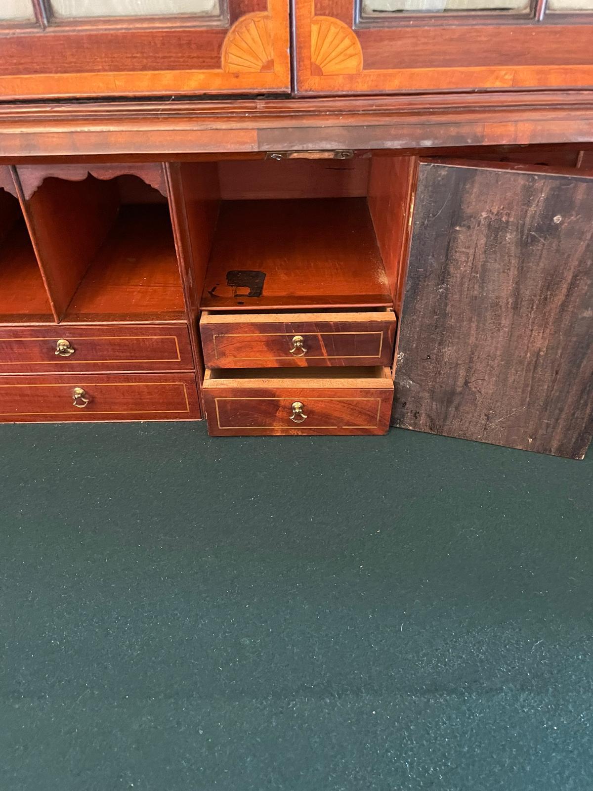 Outstanding Quality Antique George III Mahogany Inlaid Bureau Bookcase In Good Condition For Sale In Suffolk, GB