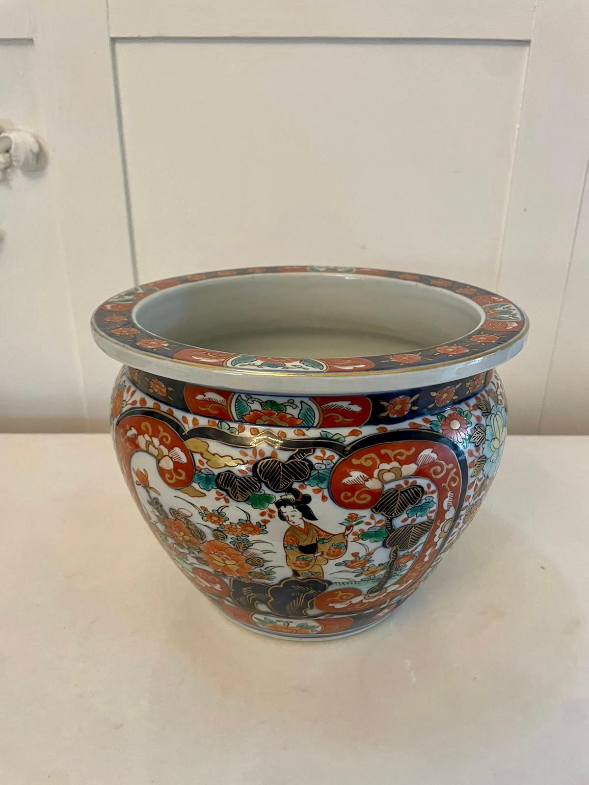 Outstanding quality antique Japanese hand painted Imari jardinière in wonderful blue, red, green yellow, white and gold colours 

A charming example boasting wonderful colours

Dimensions:
Height 16.7 cm (6.57 in)
Width 21.5 cm (8.46