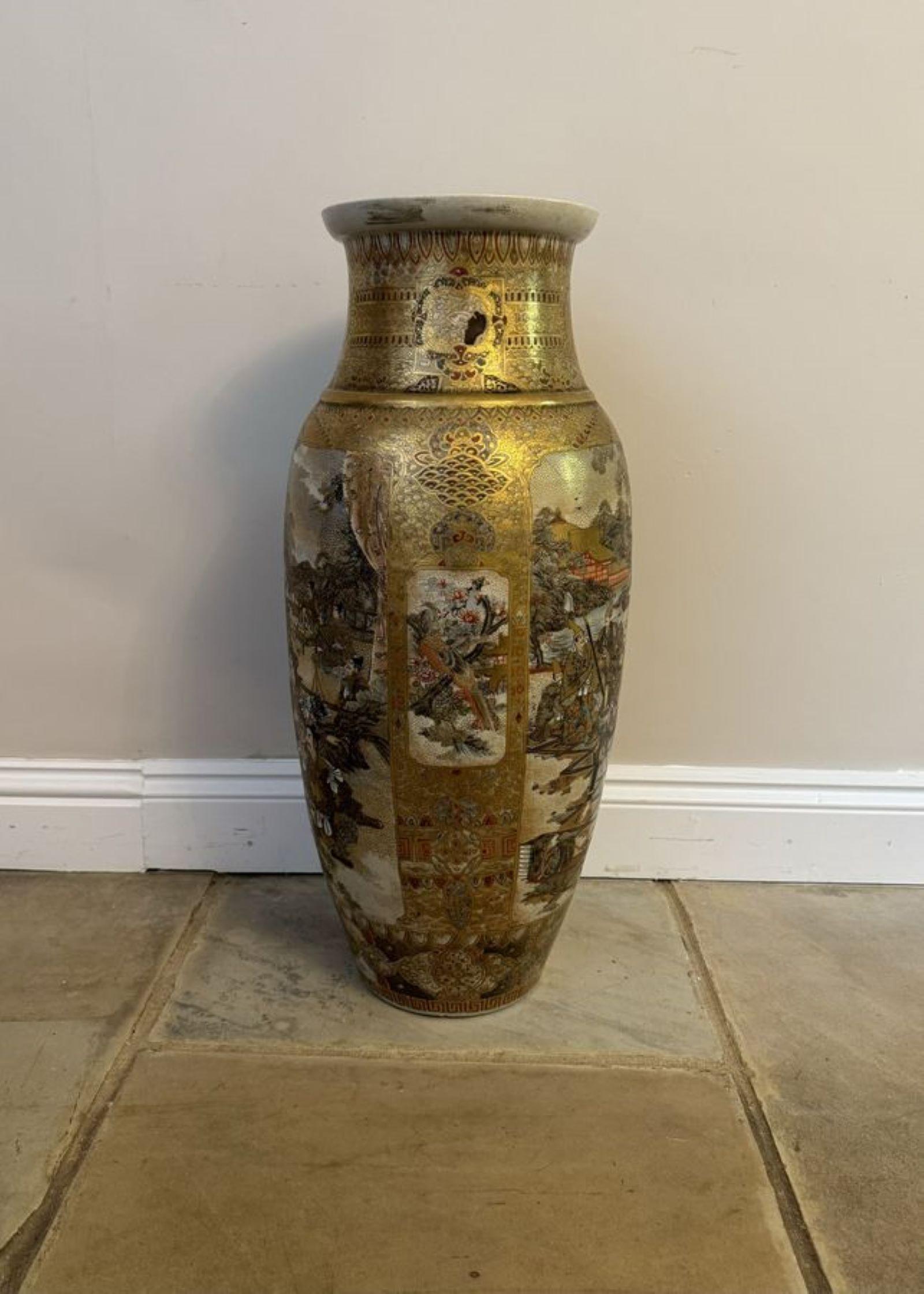 Ceramica Vaso da terra Satsuma giapponese antico di qualità eccezionale in vendita