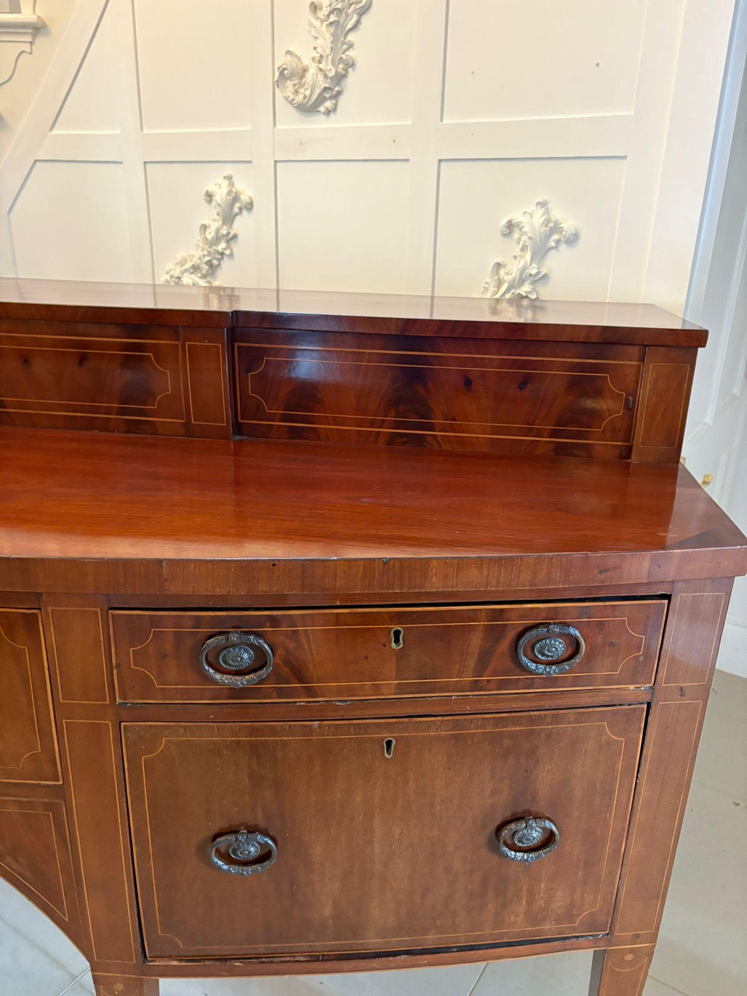 Outstanding Quality Antique Mahogany and Boxwood Strung Bow Fronted Sideboard Inglés en venta