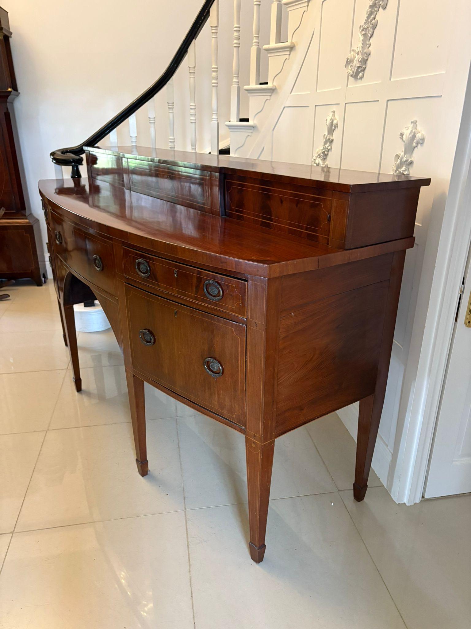 Outstanding Quality Antique Mahogany and Boxwood Strung Bow Fronted Sideboard en venta 2