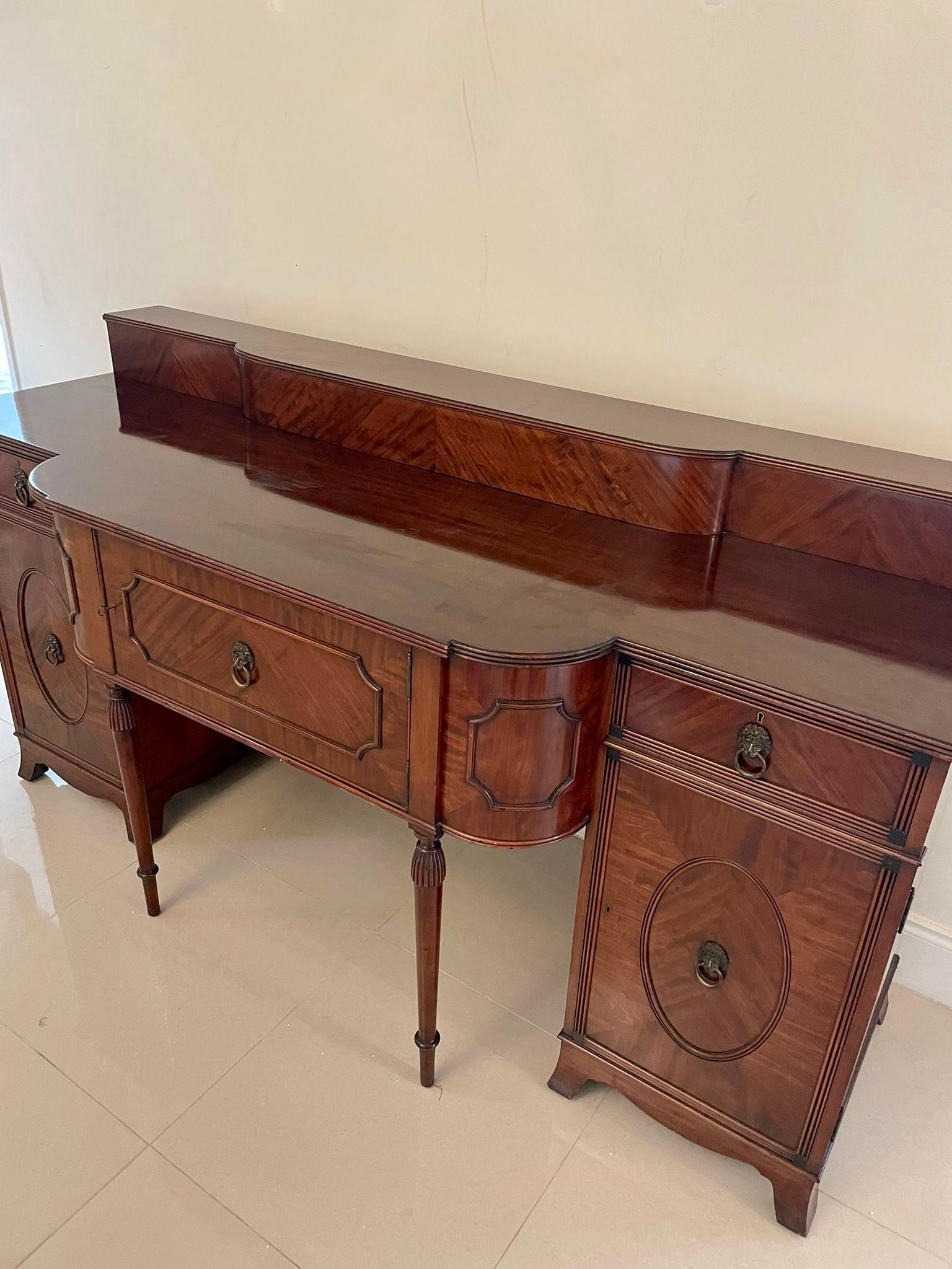 Credenza in mogano antico di eccezionale qualità di Goodalls of Manchester in vendita 7