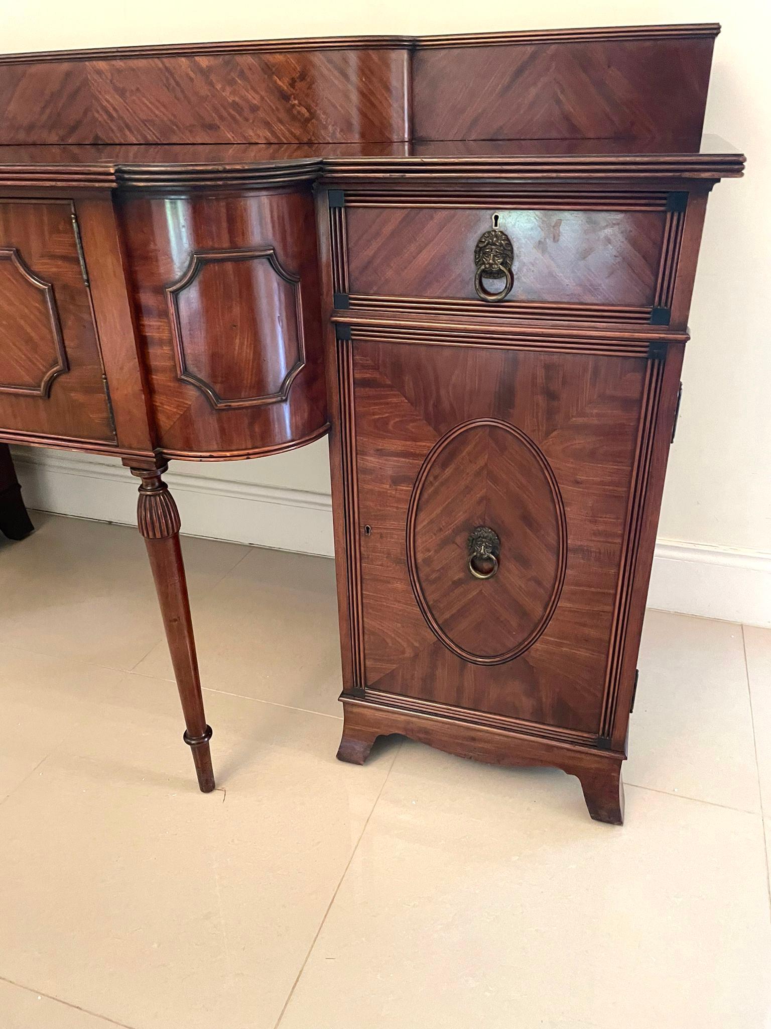 Credenza in mogano antico di eccezionale qualità di Goodalls of Manchester in vendita 10