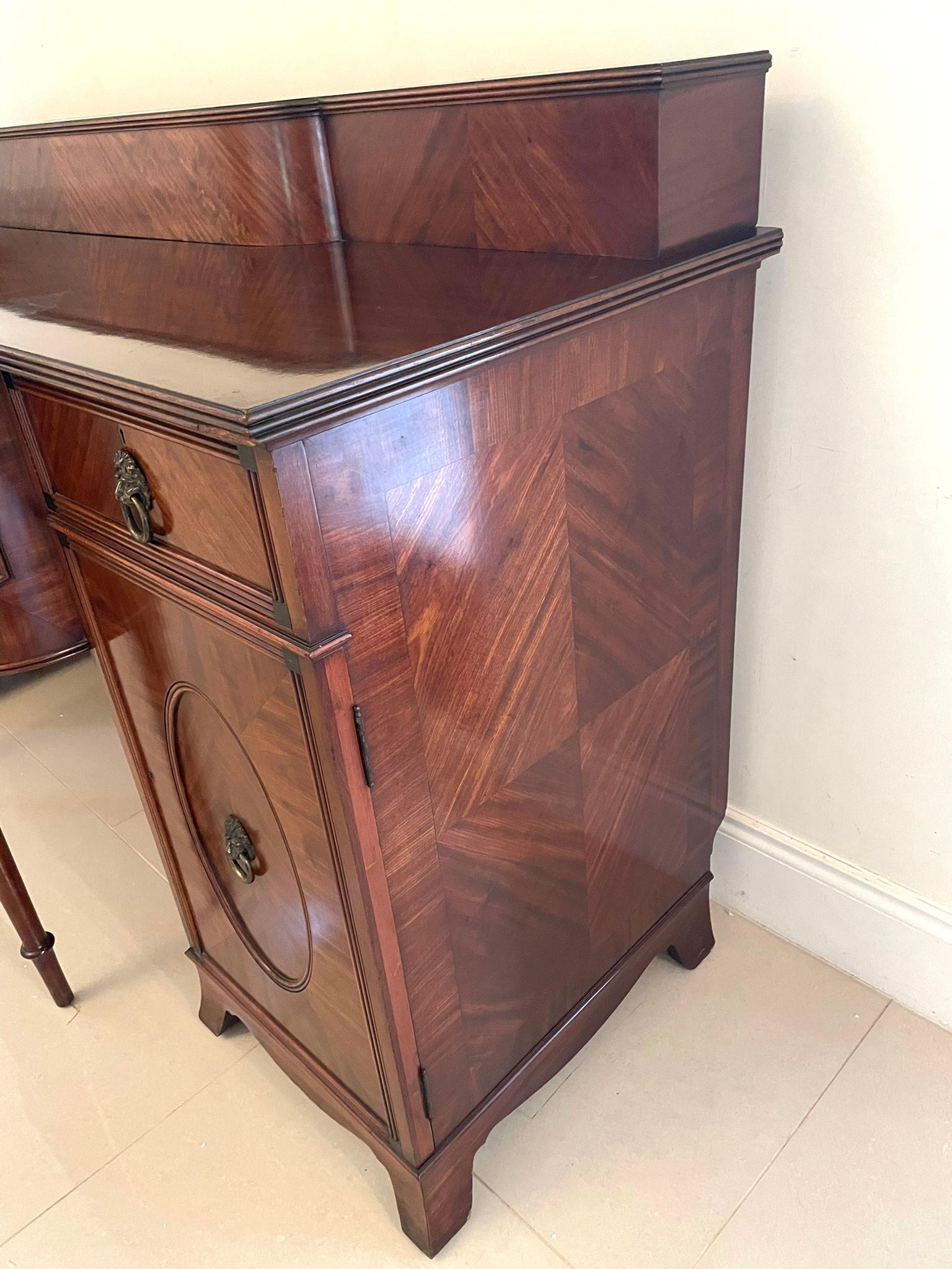 Inglese Credenza in mogano antico di eccezionale qualità di Goodalls of Manchester in vendita